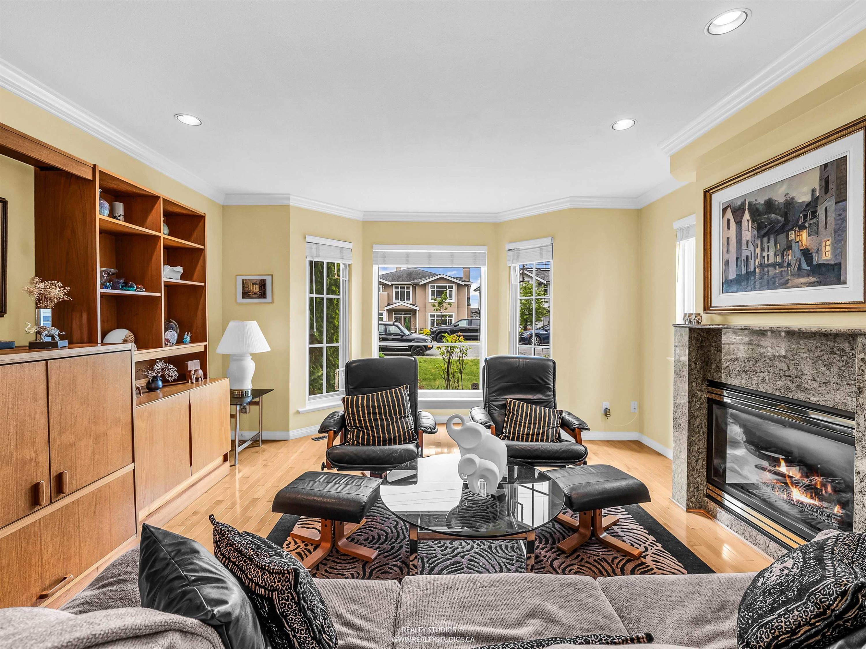 332 12Th Street E, North Vancouver, BC