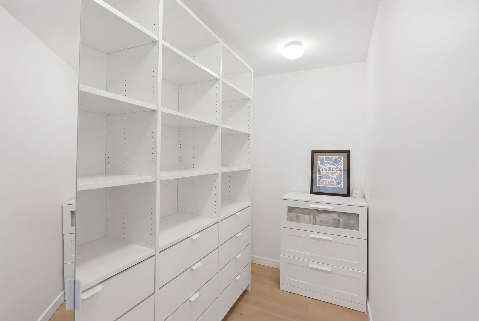 2510 4Th Avenue W, Vancouver, BC