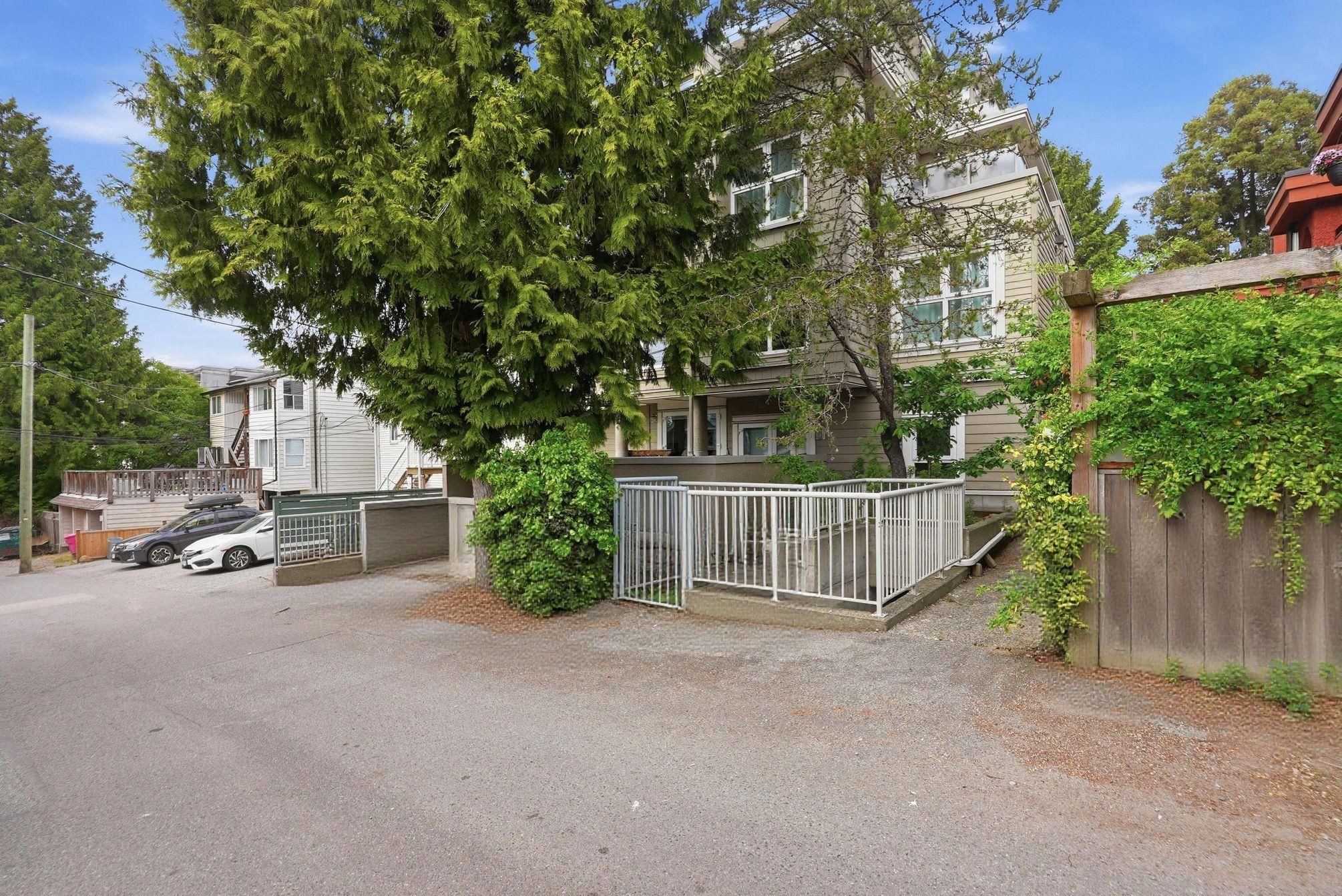 2510 4Th Avenue W, Vancouver, BC