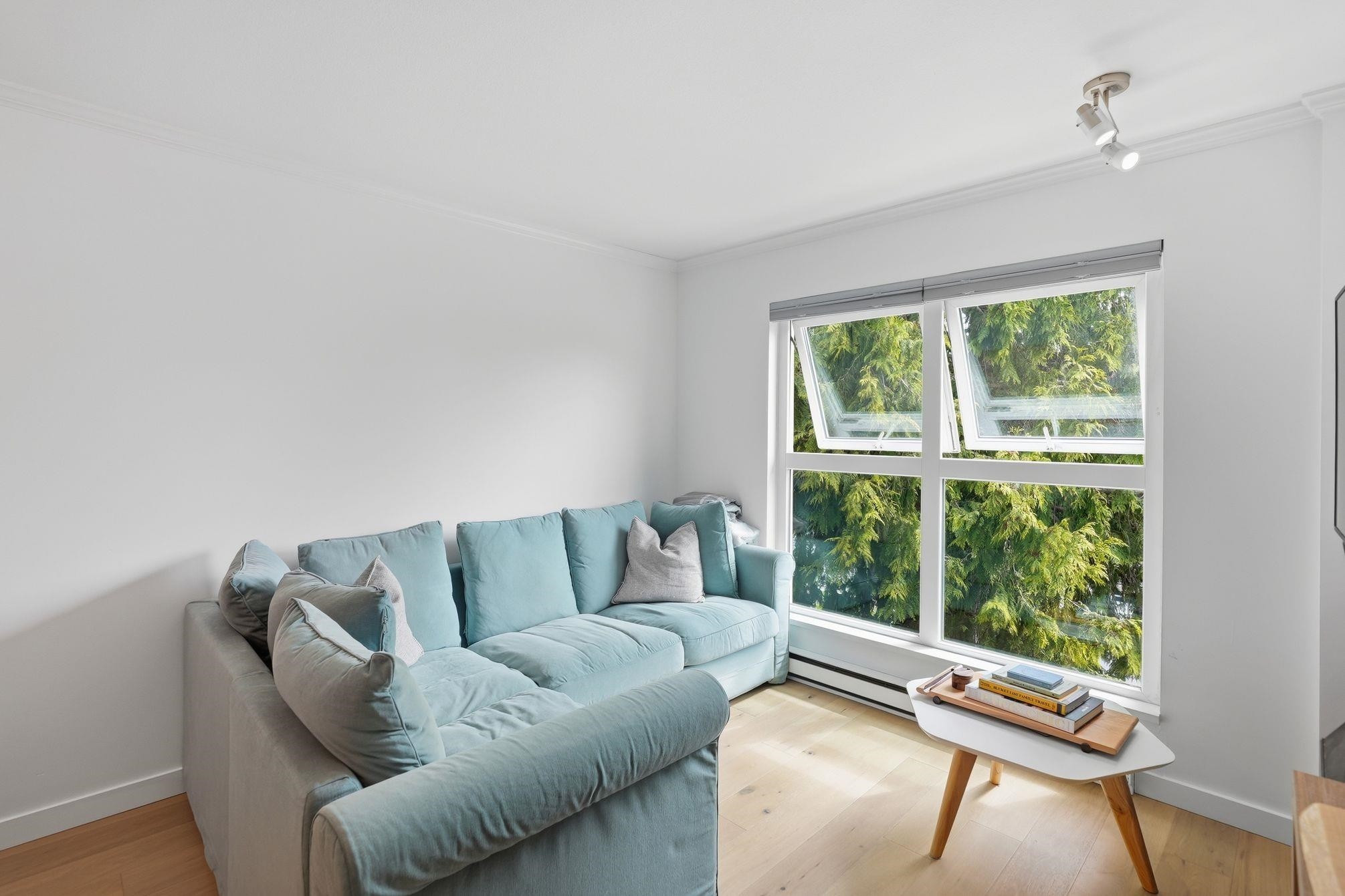 2510 4Th Avenue W, Vancouver, BC
