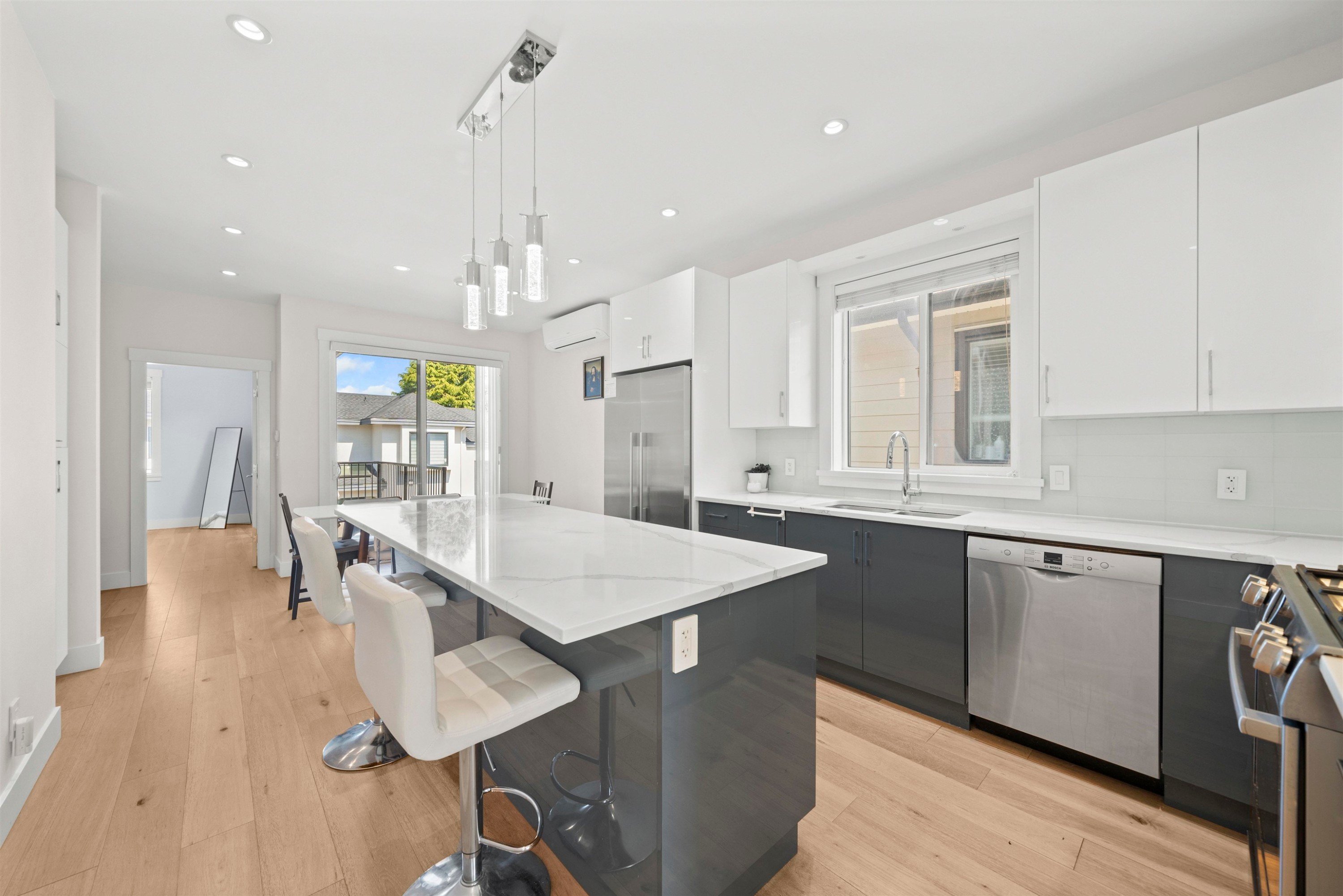 9779 Steveston Highway, Richmond, BC