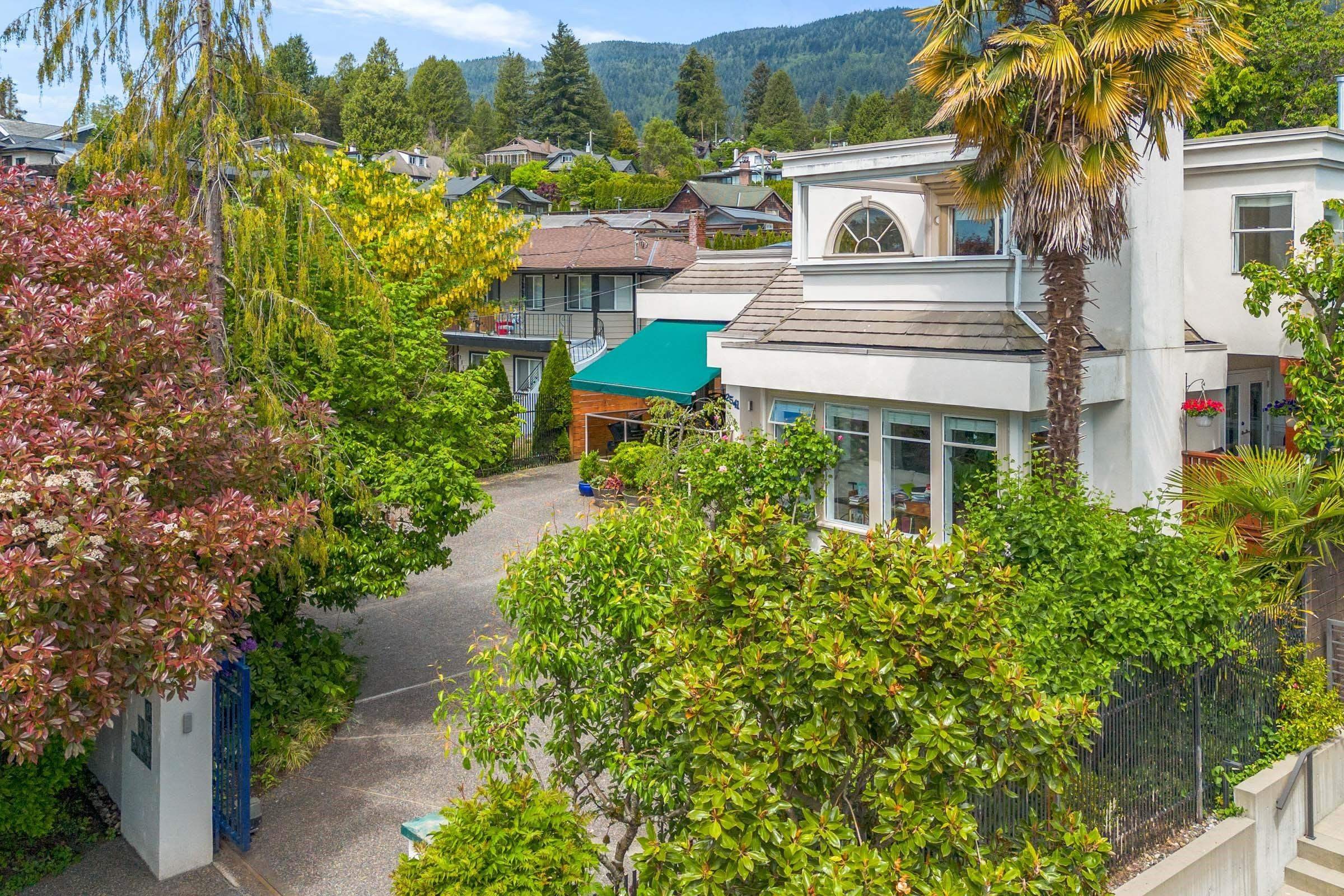 2541 Marine Drive, West Vancouver, BC