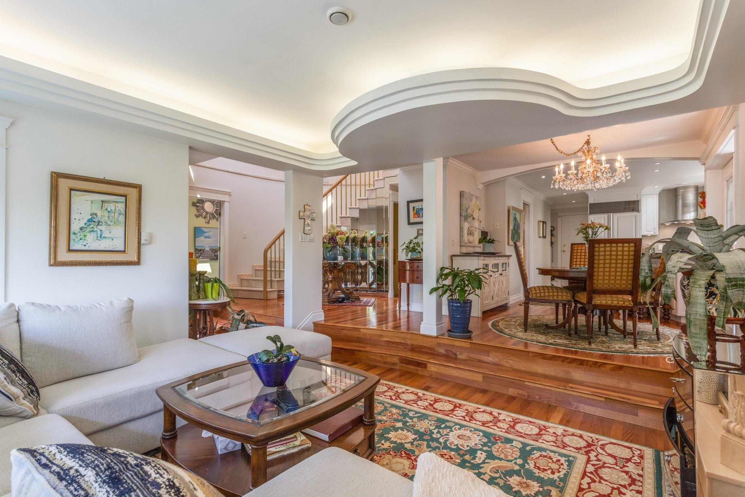 2541 Marine Drive, West Vancouver, BC