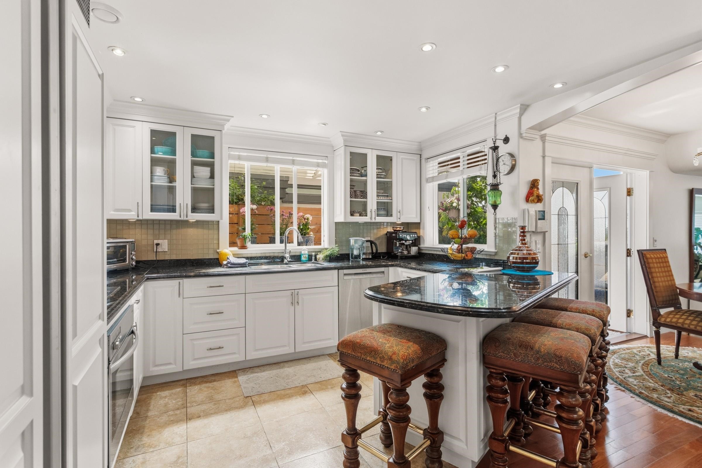 2541 Marine Drive, West Vancouver, BC