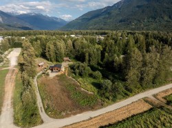 7320 Macrae Road Pemberton, BC V0N 2L3