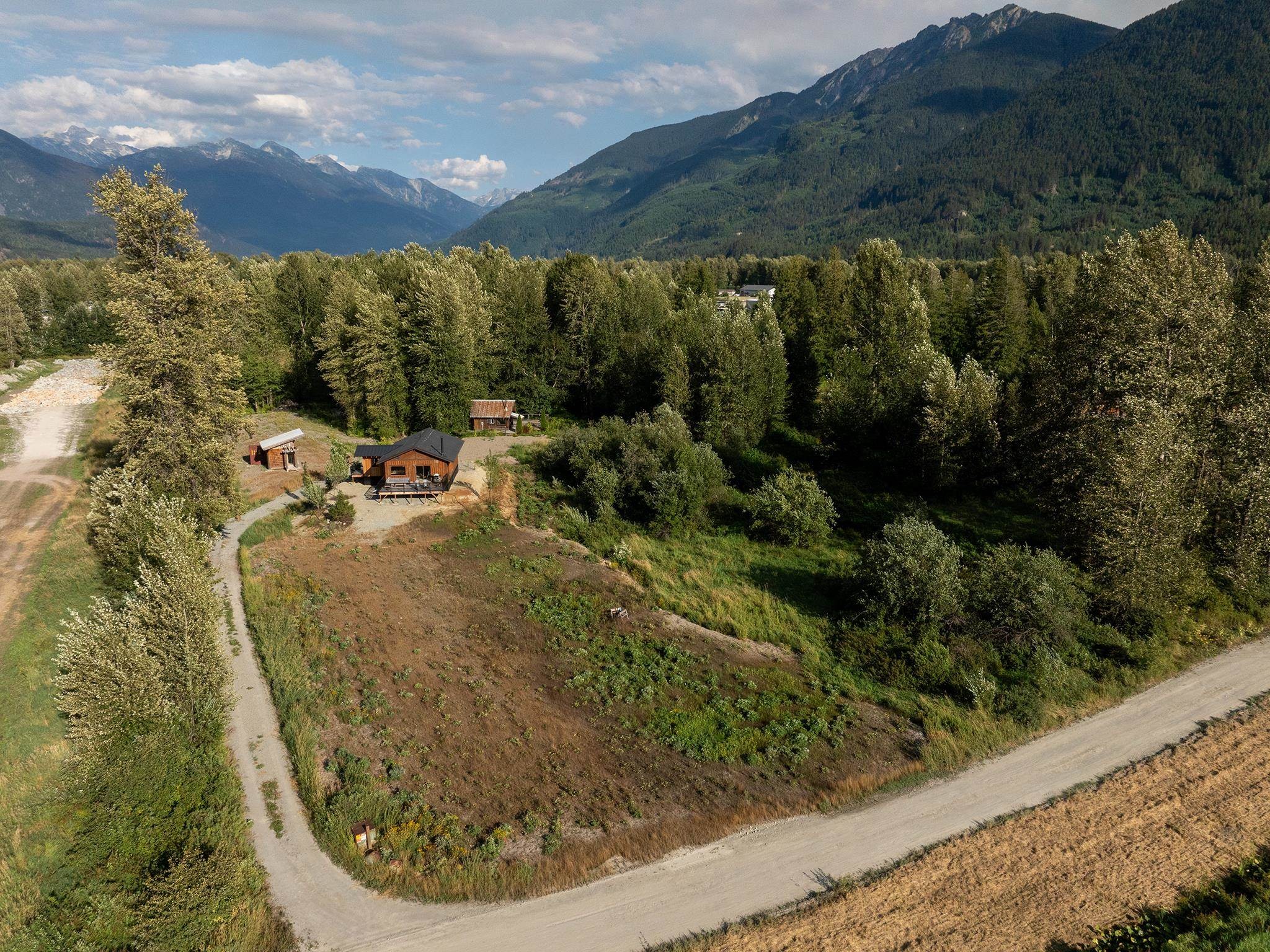 7320 Macrae Road, Pemberton, BC