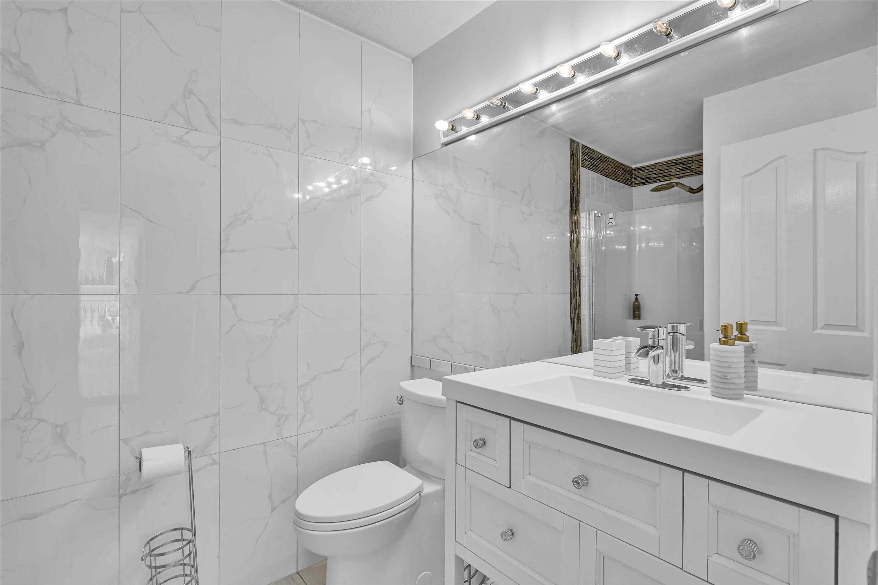 1476 Lansdowne Drive, Coquitlam, BC
