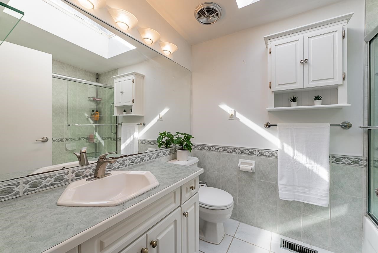 5651 Westhaven Road, West Vancouver, BC