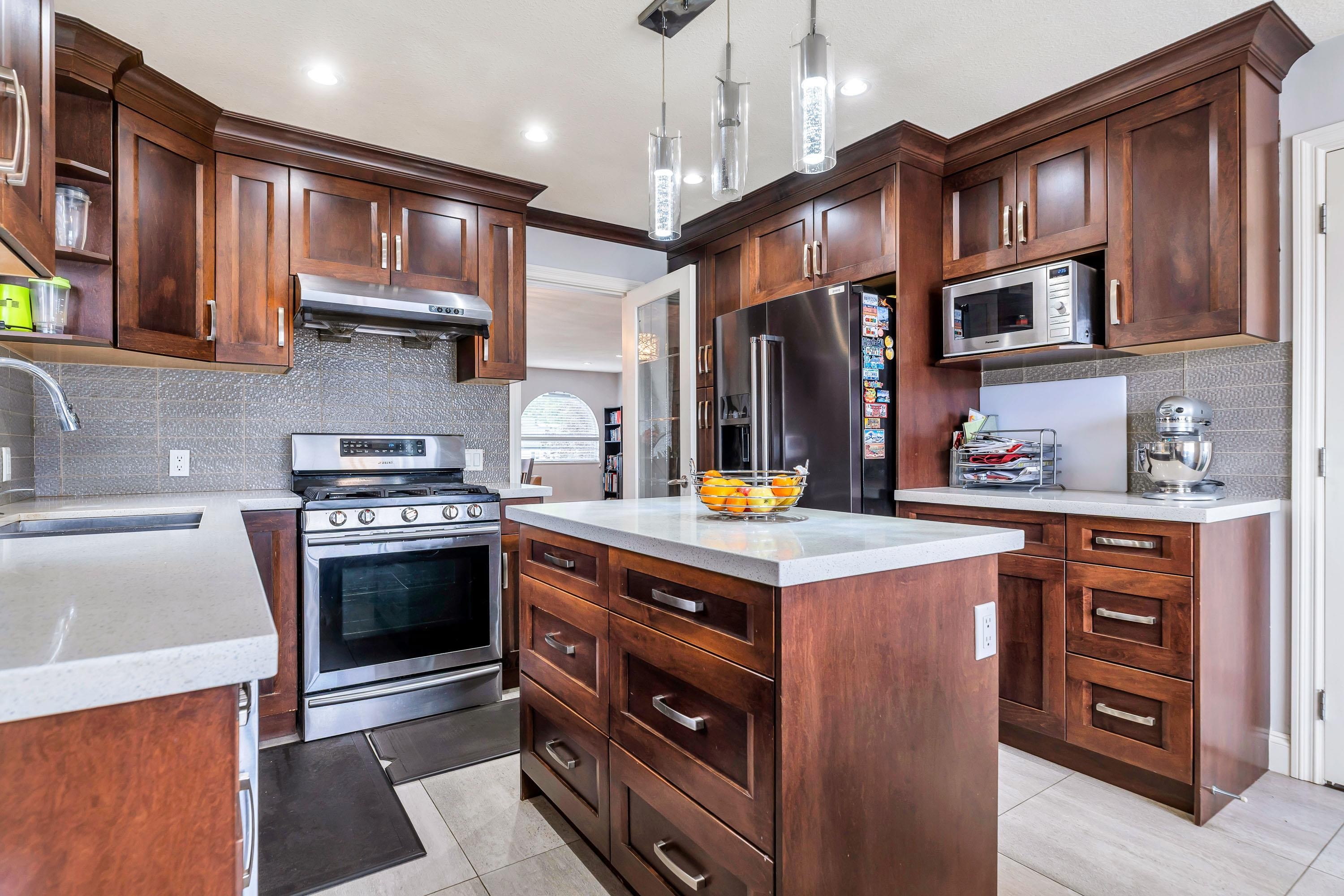 7162 Gladstone Street, Vancouver, BC