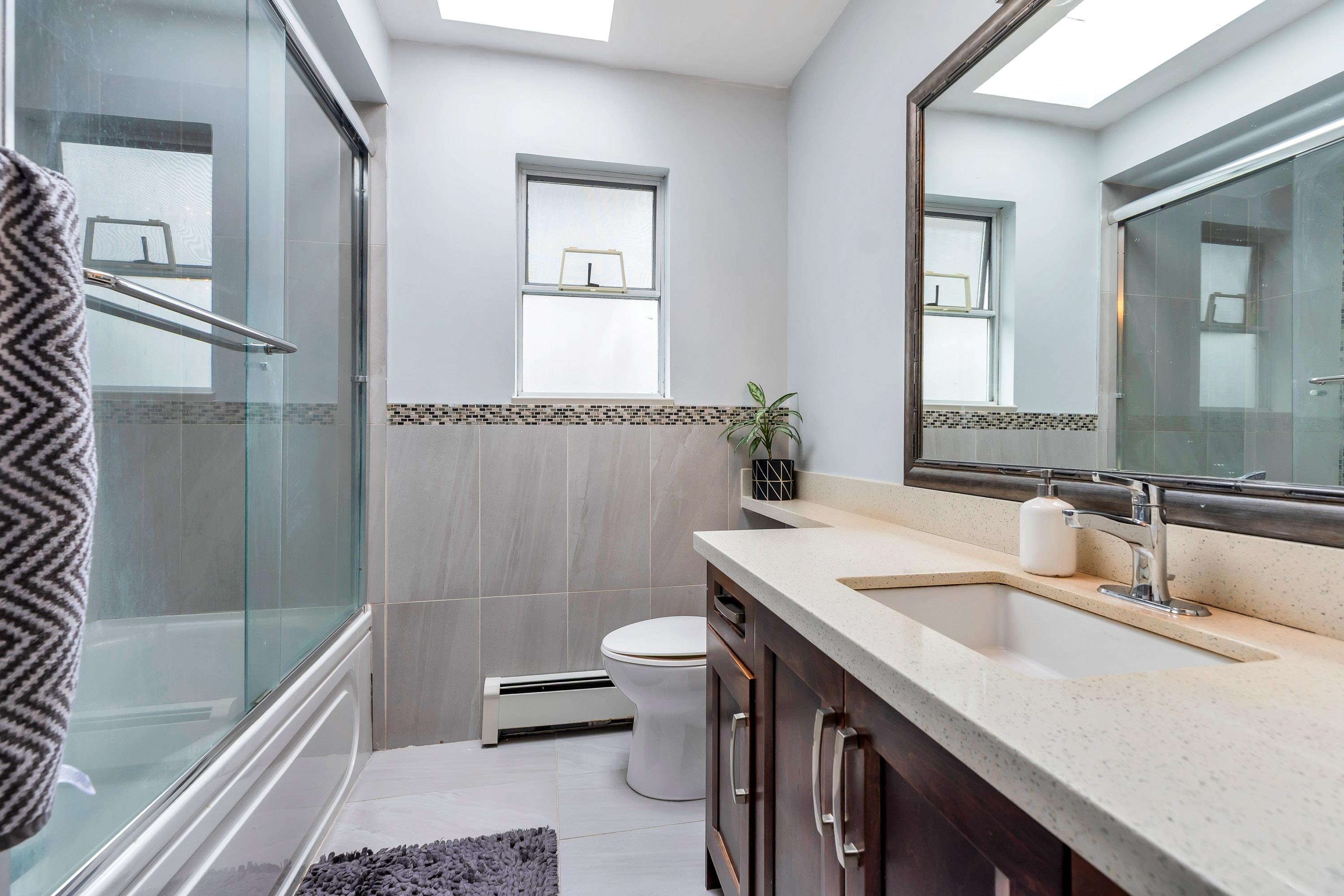 7162 Gladstone Street, Vancouver, BC