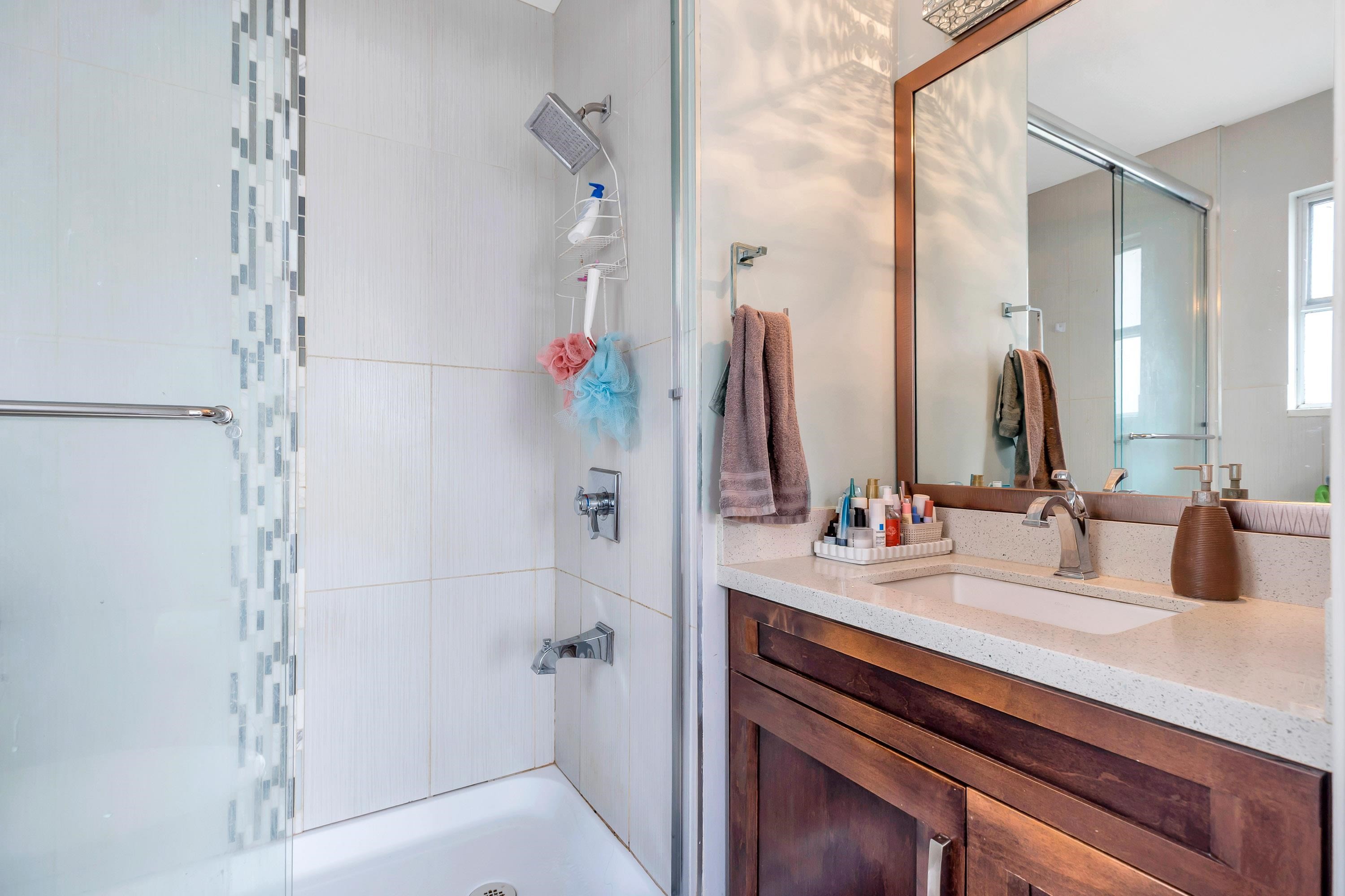 7162 Gladstone Street, Vancouver, BC