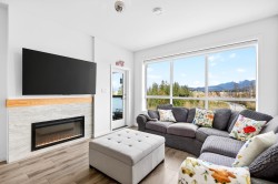 417-11641 227 Street Maple Ridge, BC V2X 9J6