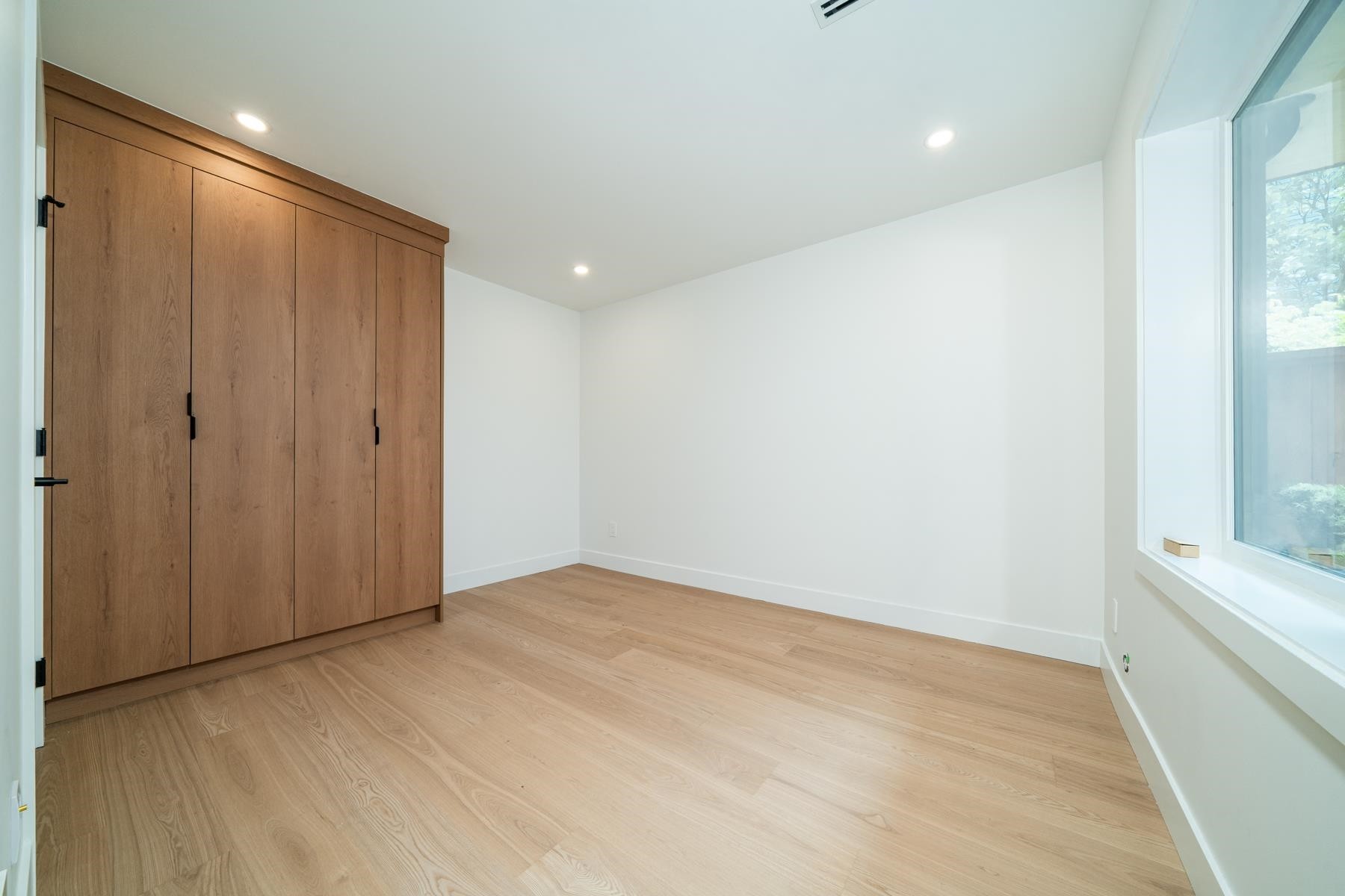 1933 4Th Avenue E, Vancouver, BC
