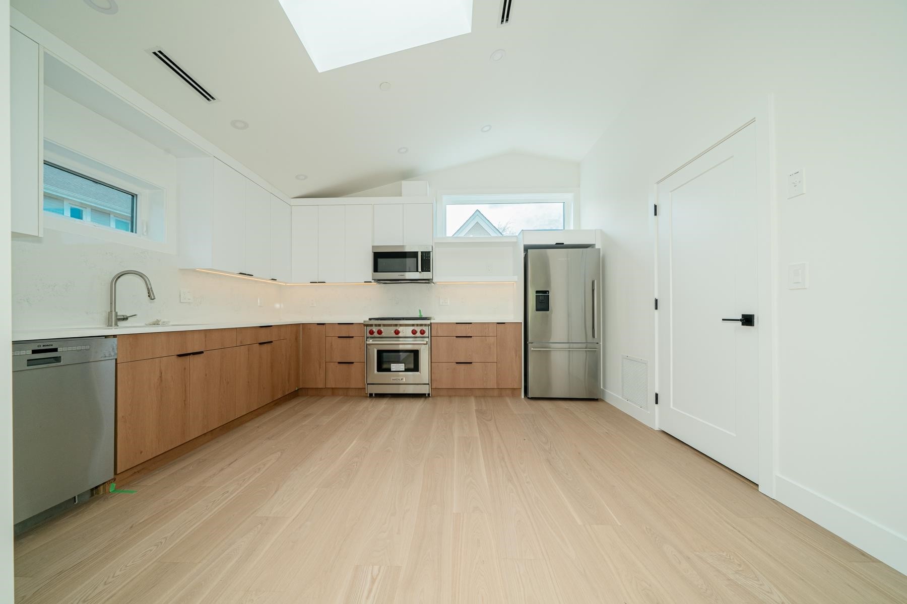 1933 4Th Avenue E, Vancouver, BC