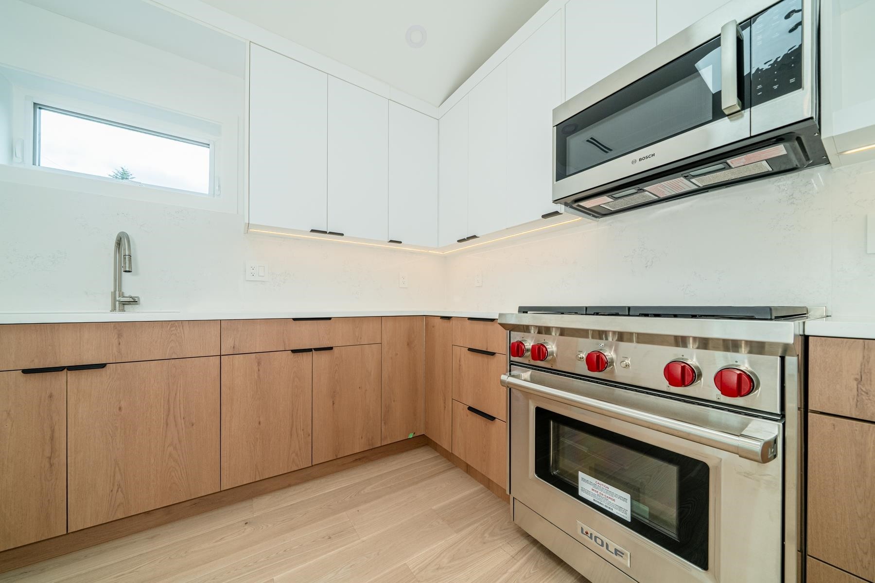 1933 4Th Avenue E, Vancouver, BC