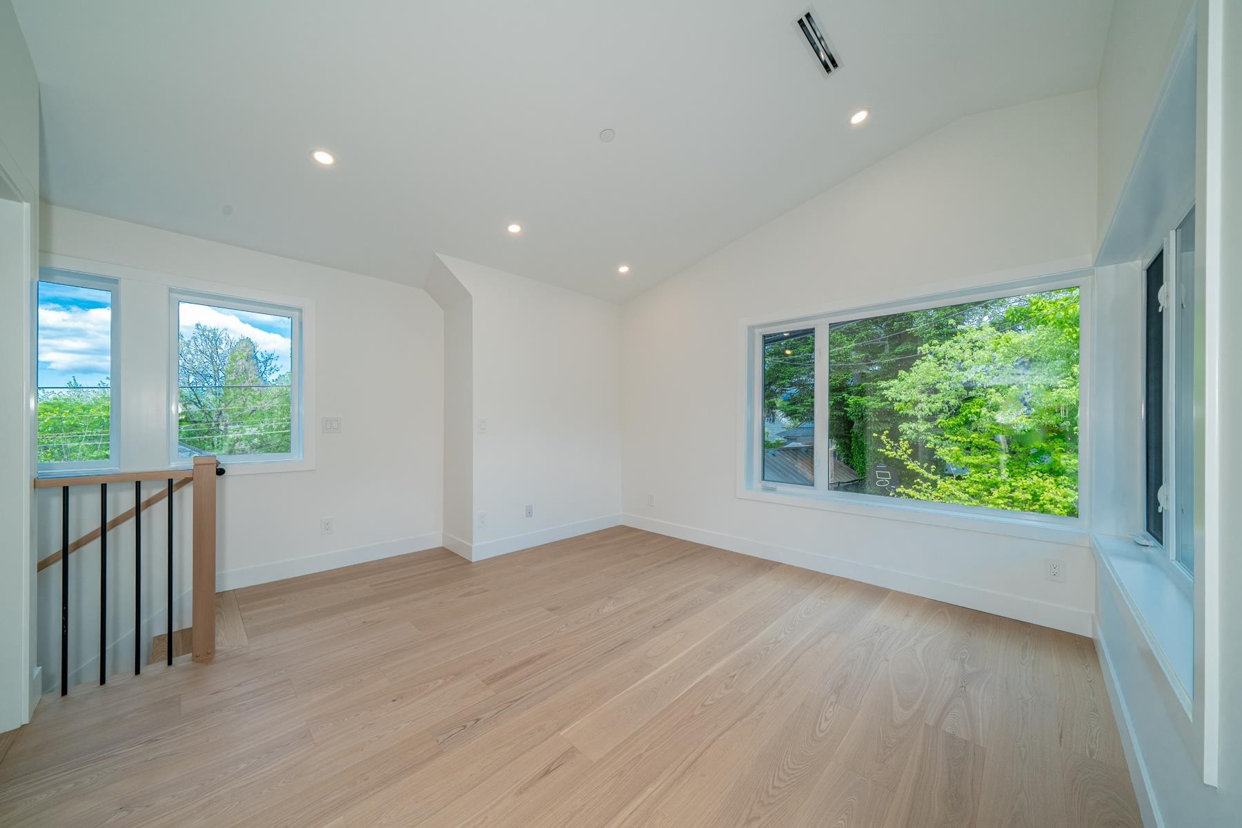 1933 4Th Avenue E, Vancouver, BC