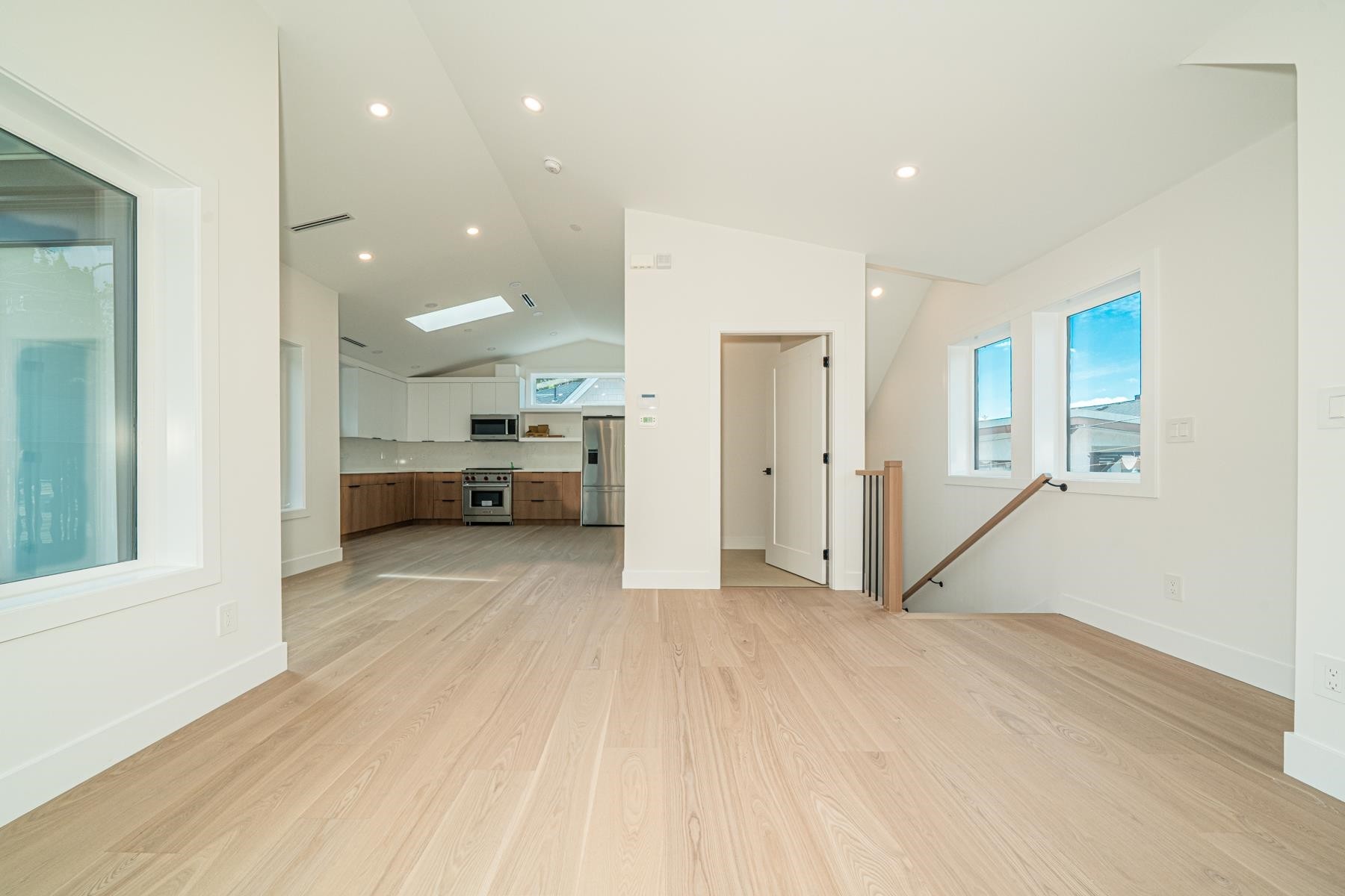 1933 4Th Avenue E, Vancouver, BC