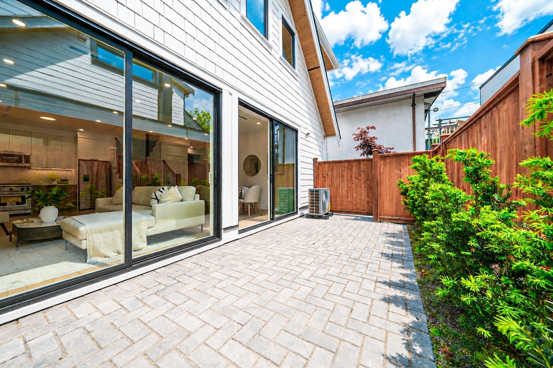 1935 4Th Avenue E, Vancouver, BC