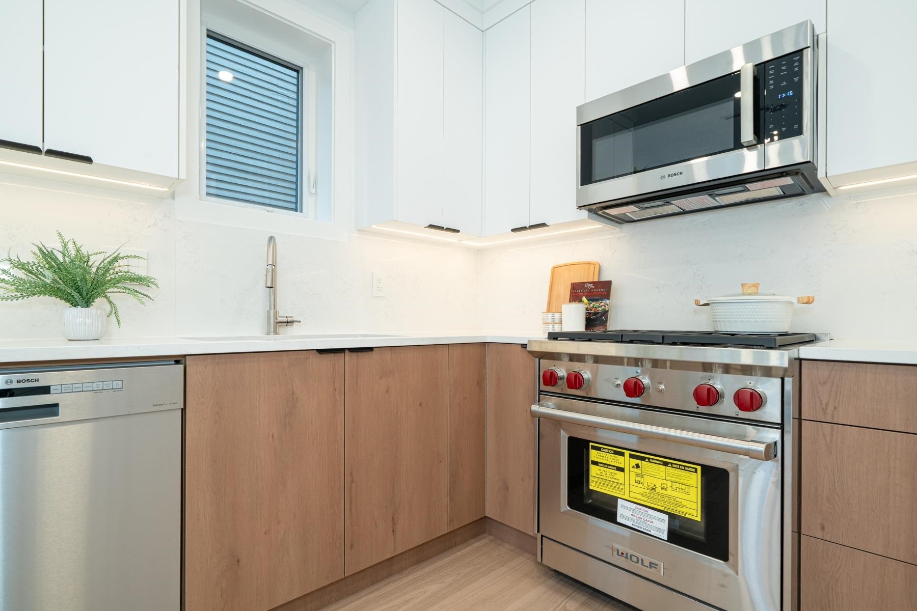 1935 4Th Avenue E, Vancouver, BC