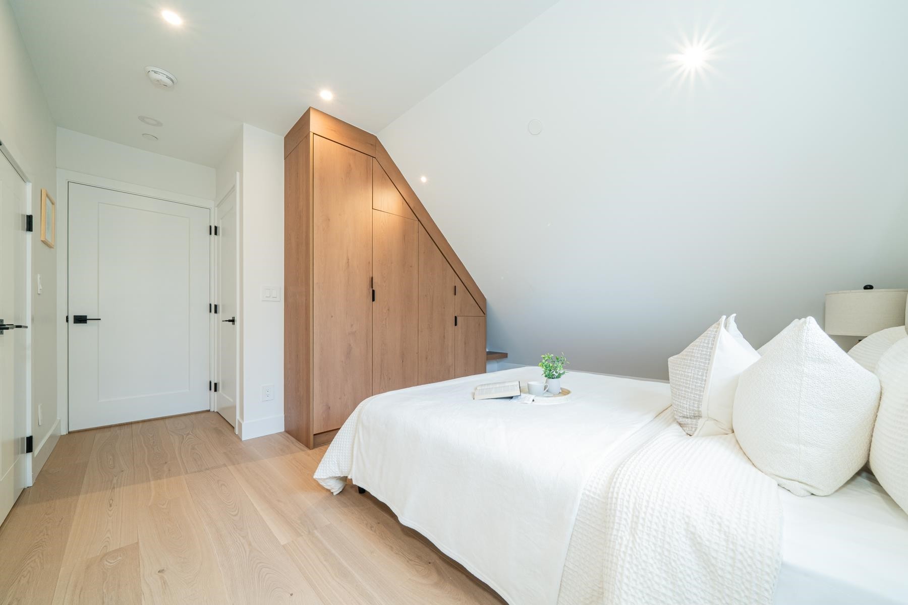 1937 4Th Avenue E, Vancouver, BC