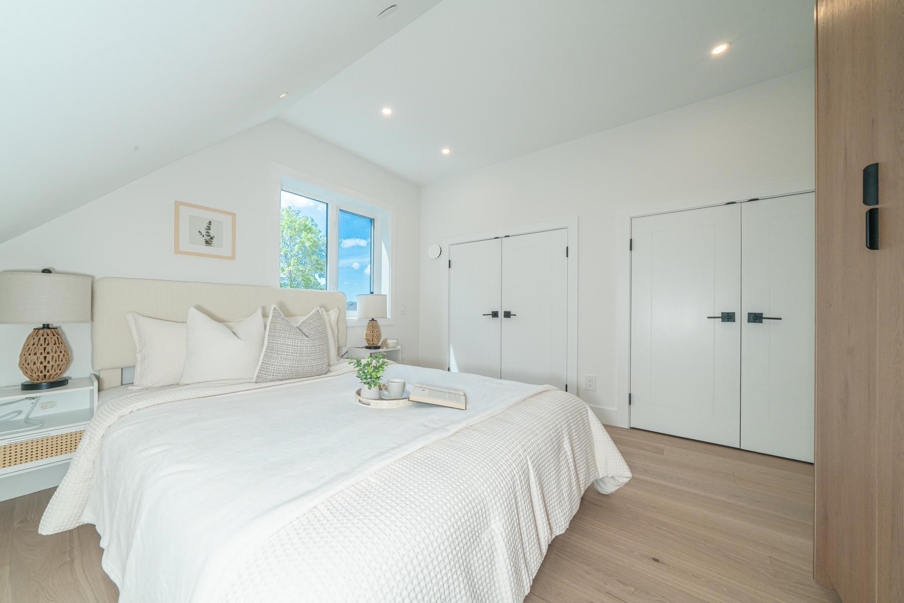 1937 4Th Avenue E, Vancouver, BC