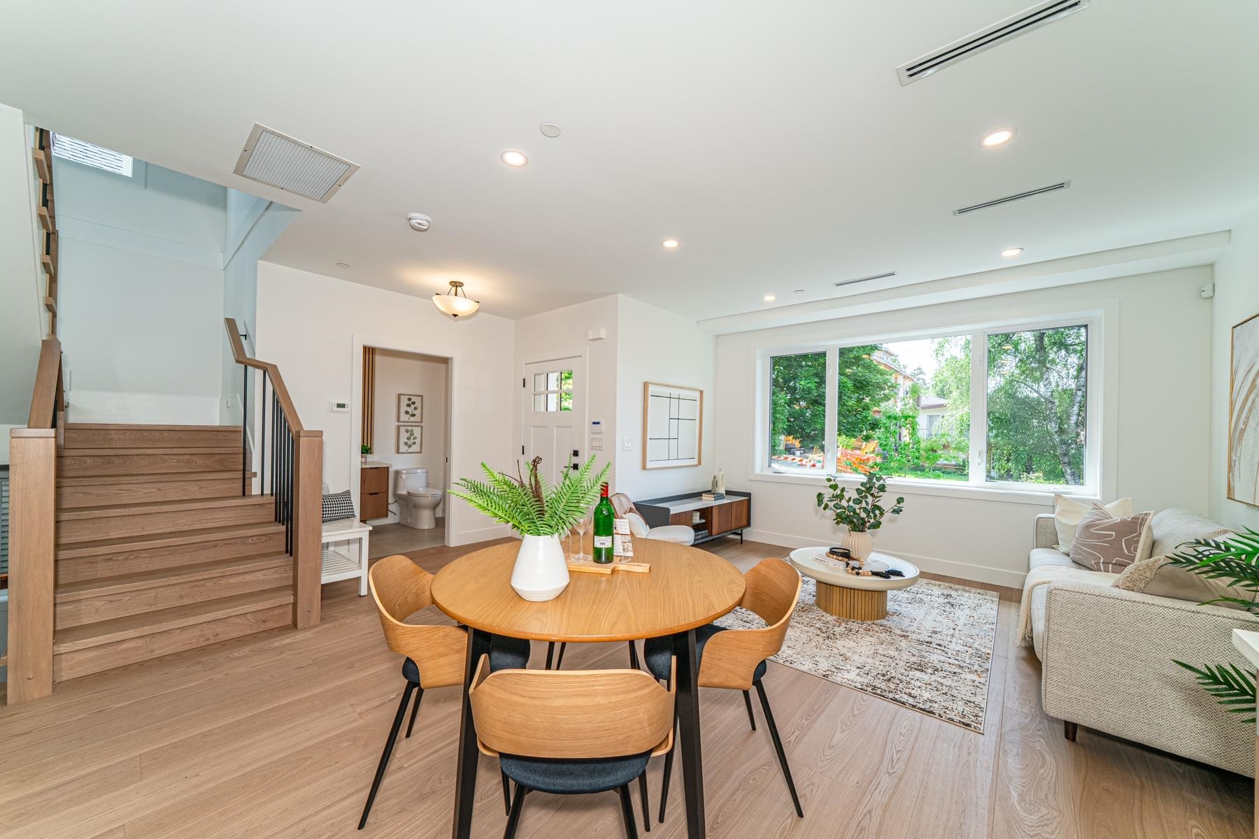 1937 4Th Avenue E, Vancouver, BC