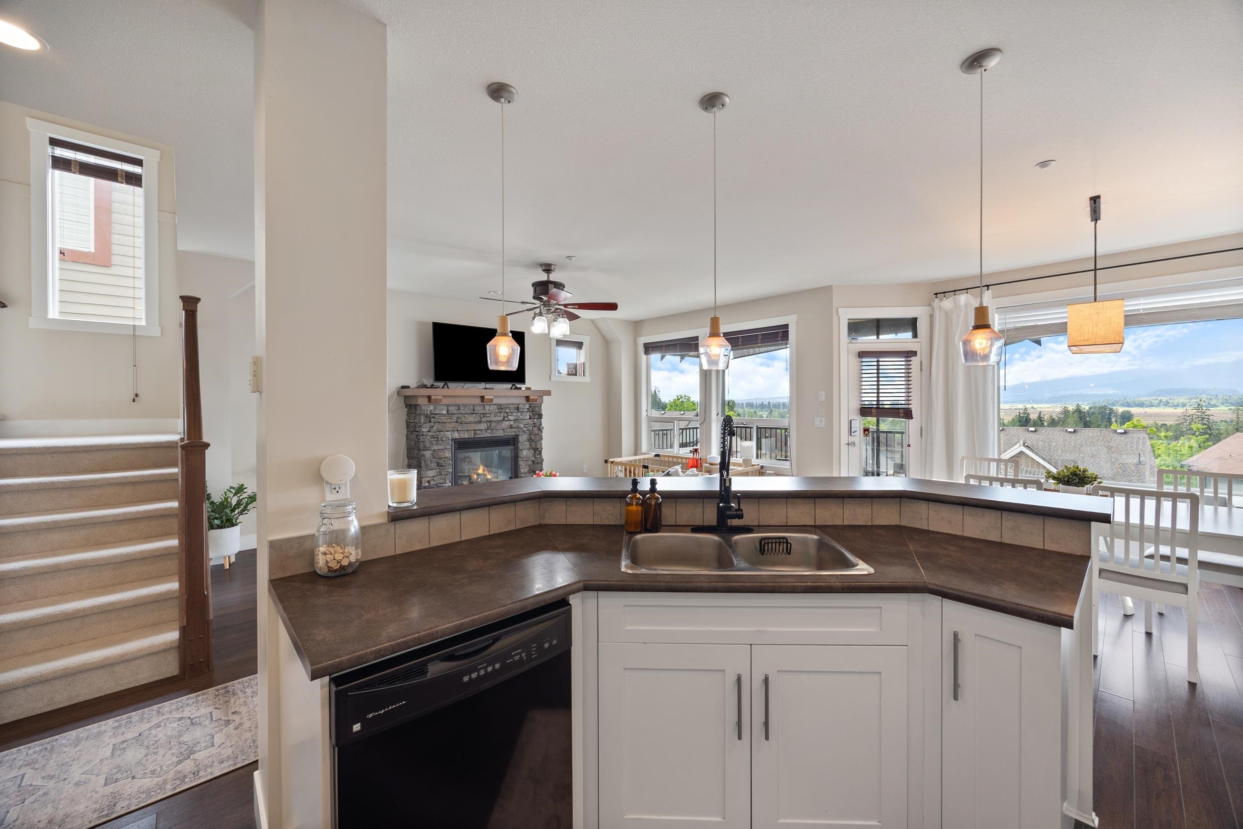 13679 Blake Loop, Maple Ridge, BC