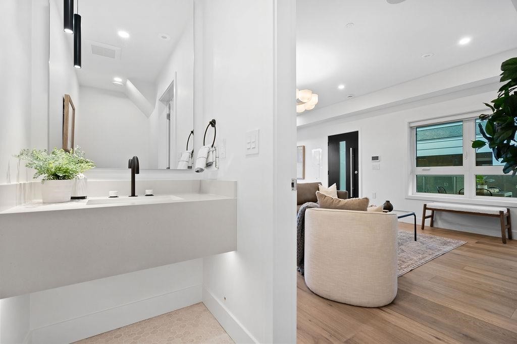 1135 33Rd Avenue W, Vancouver, BC