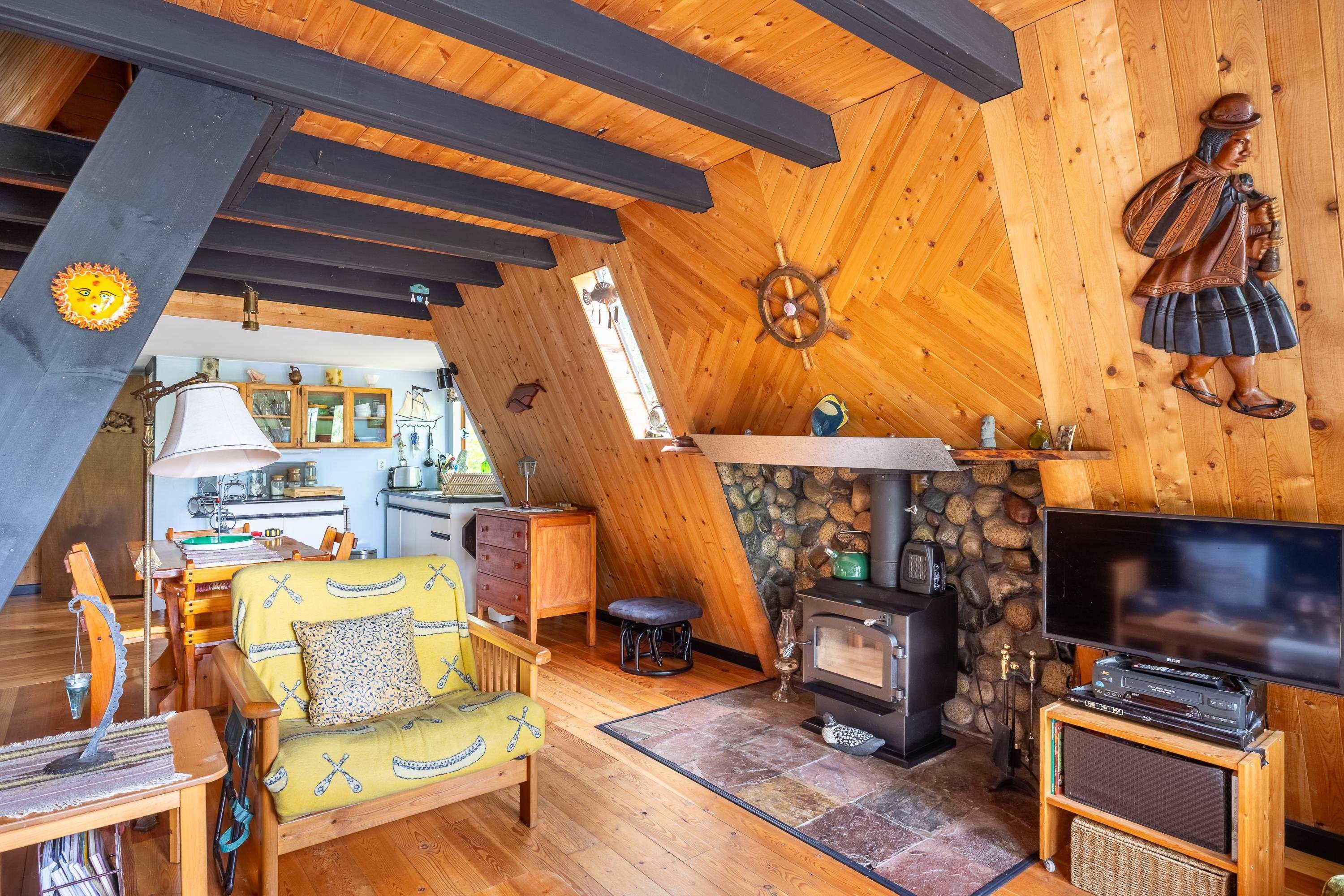 7536 Islets Place, Sechelt, BC