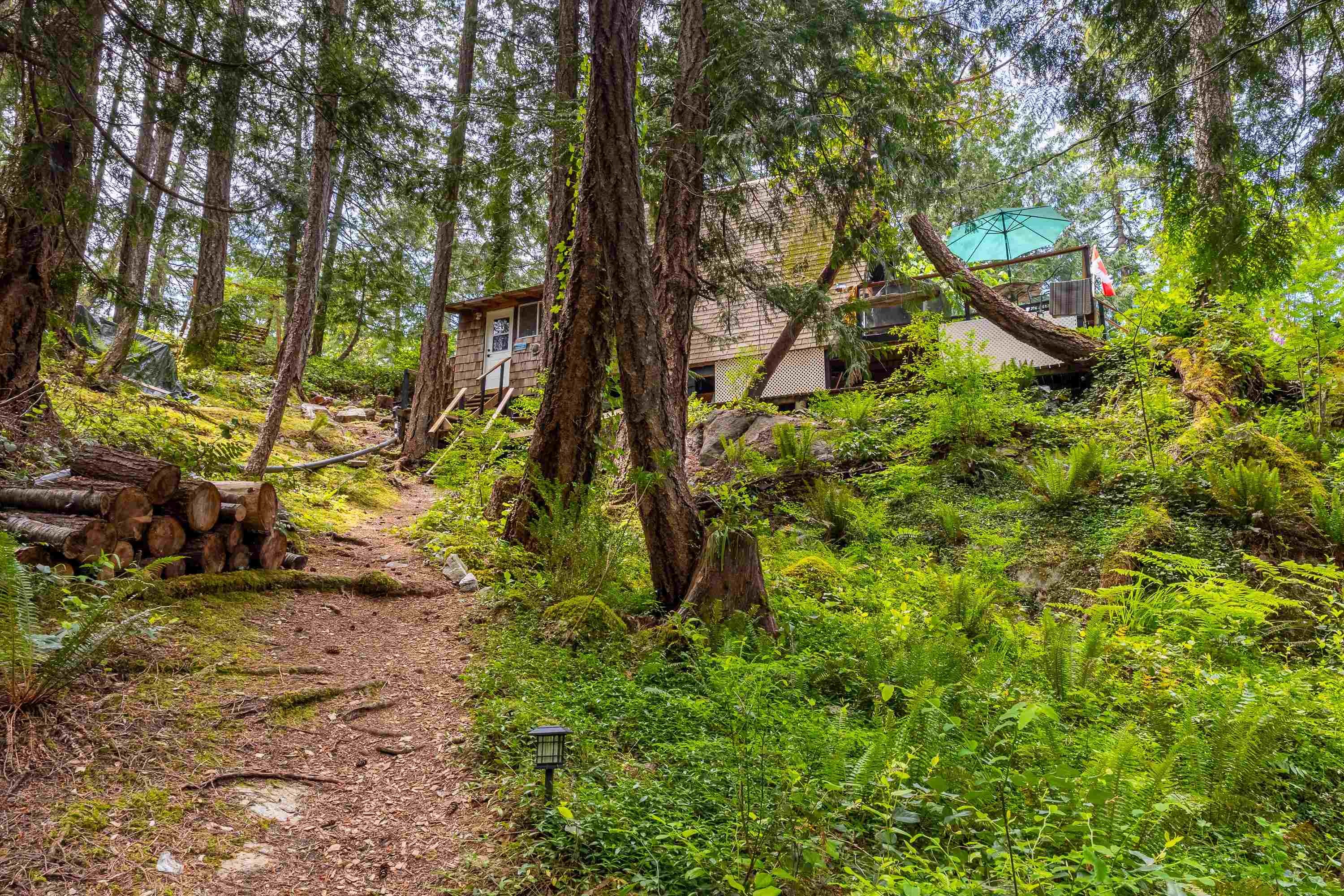 7536 Islets Place, Sechelt, BC