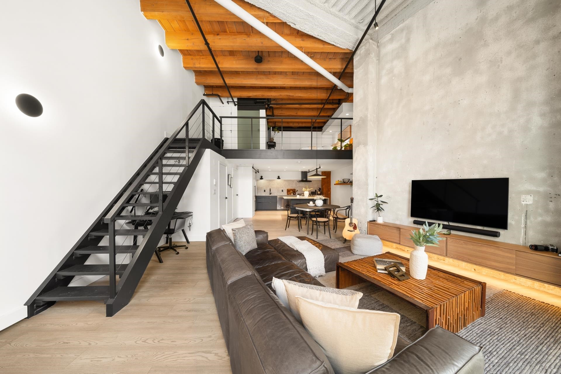 47 Cordova Street E, Vancouver, BC - Indoor
