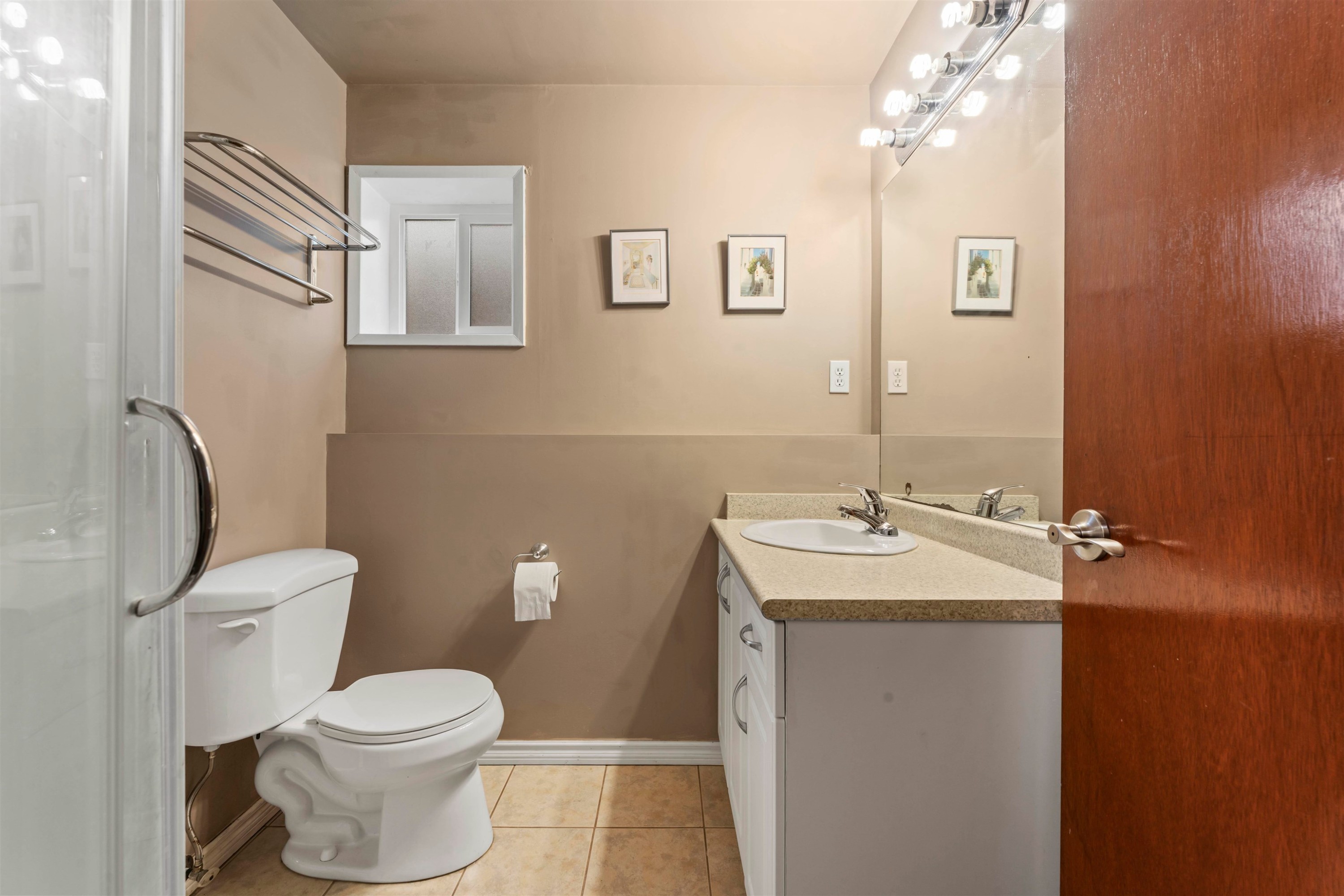 2666 Waverley Avenue, Vancouver, BC