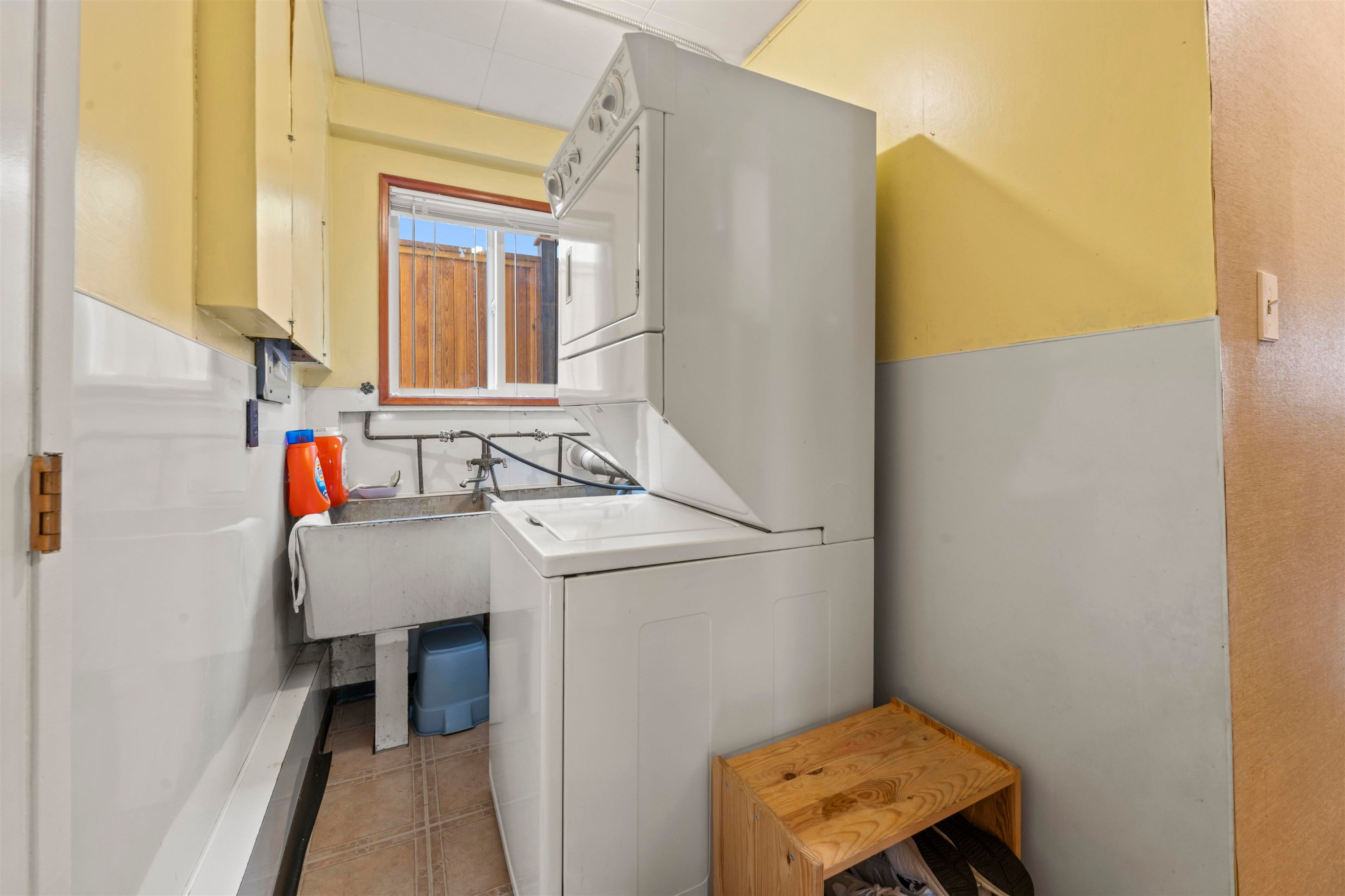2666 Waverley Avenue, Vancouver, BC