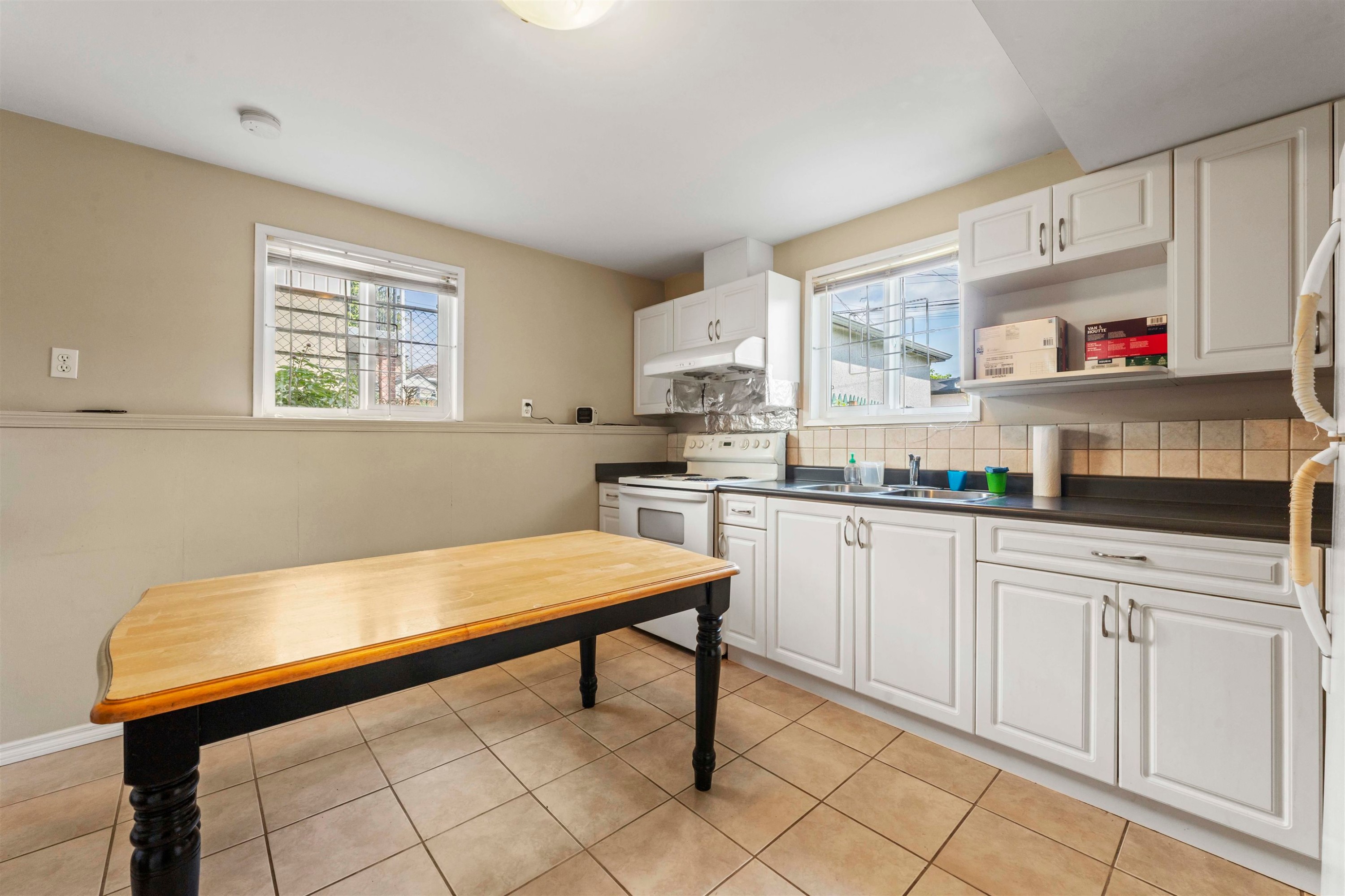 2666 Waverley Avenue, Vancouver, BC