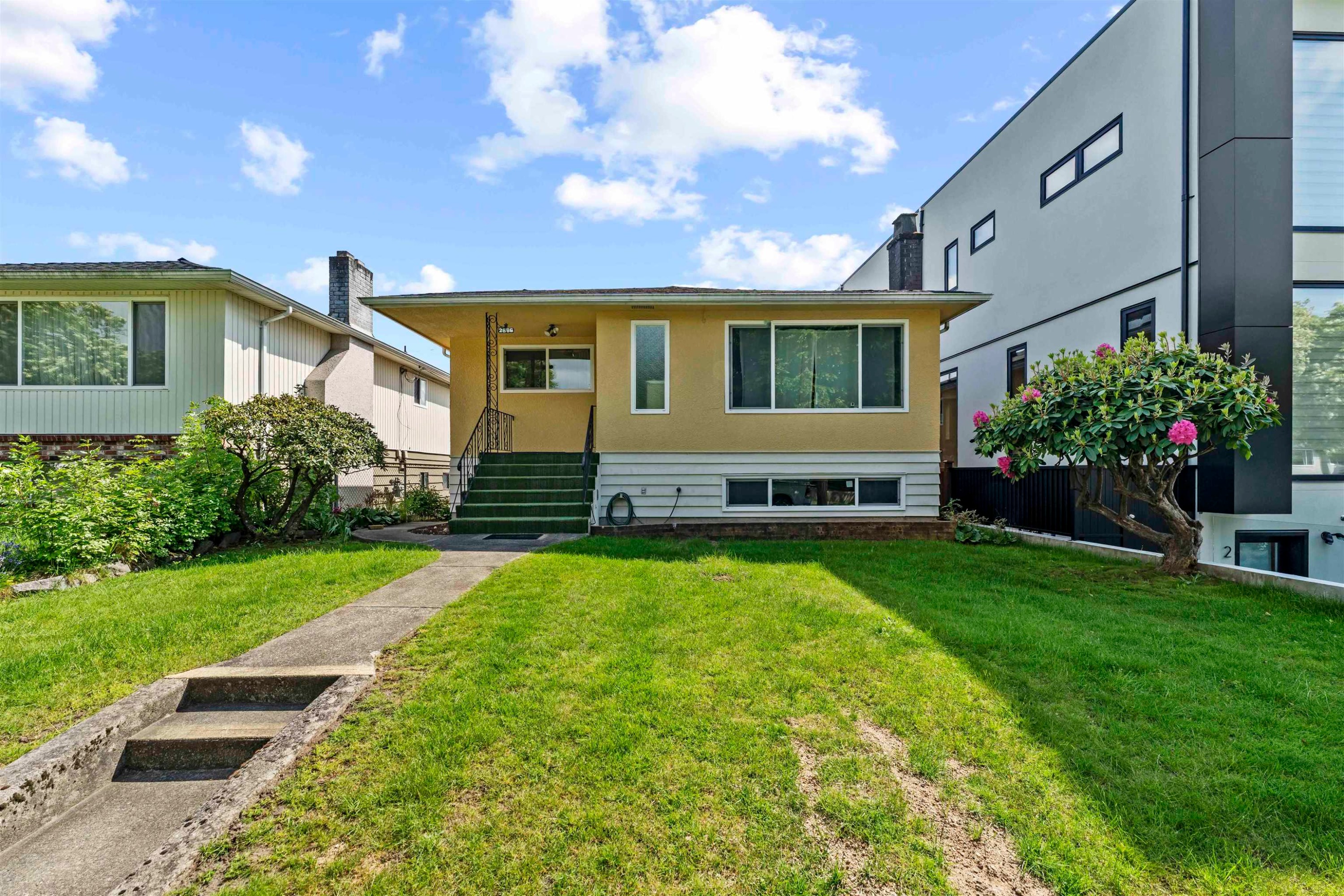 2666 Waverley Avenue, Vancouver, BC