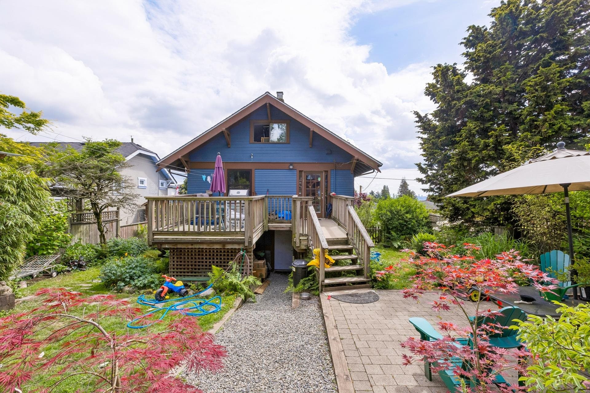 534 7Th Street E, North Vancouver, BC