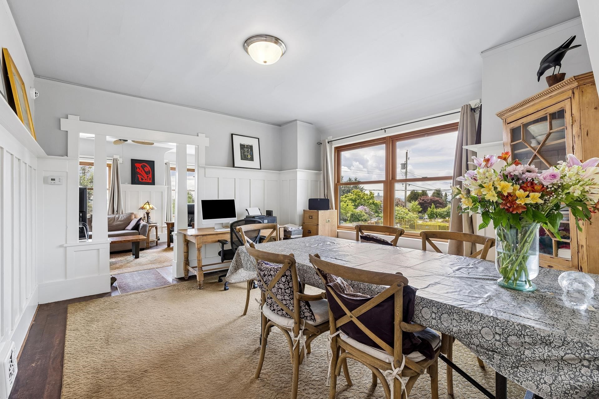 534 7Th Street E, North Vancouver, BC