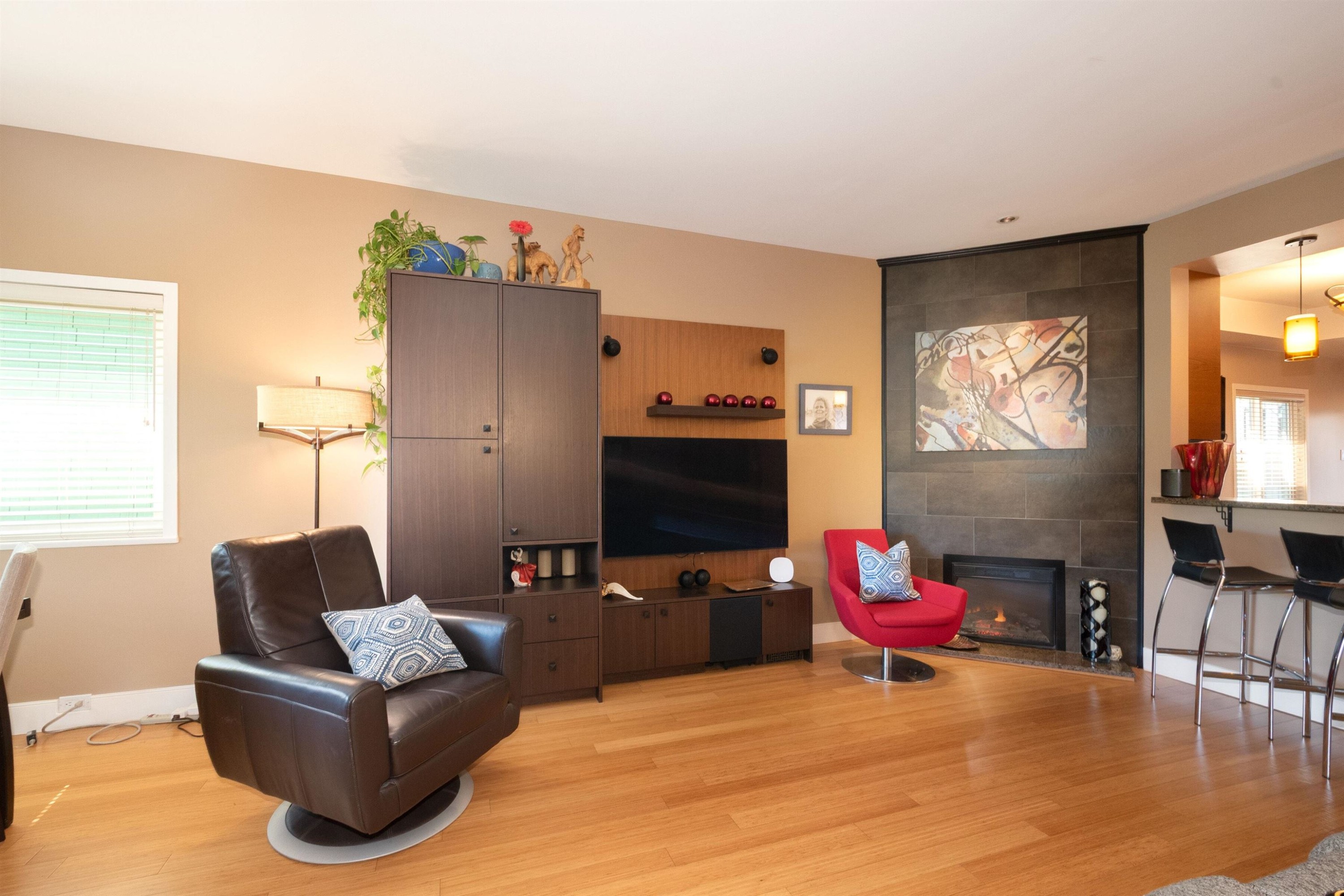 4961 St. Catherines Street, Vancouver, BC - Indoor Photo Showing Living Room With Fireplace