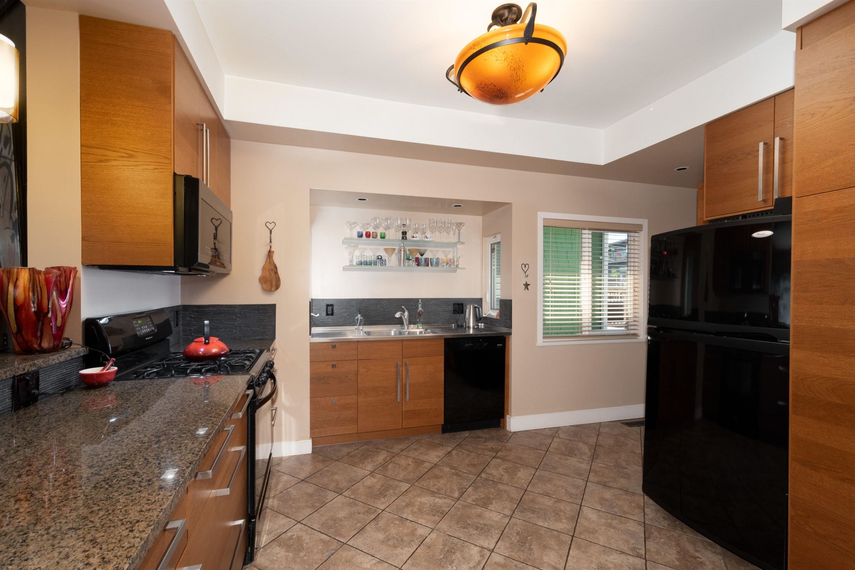 4961 St. Catherines Street, Vancouver, BC - Indoor Photo Showing Kitchen