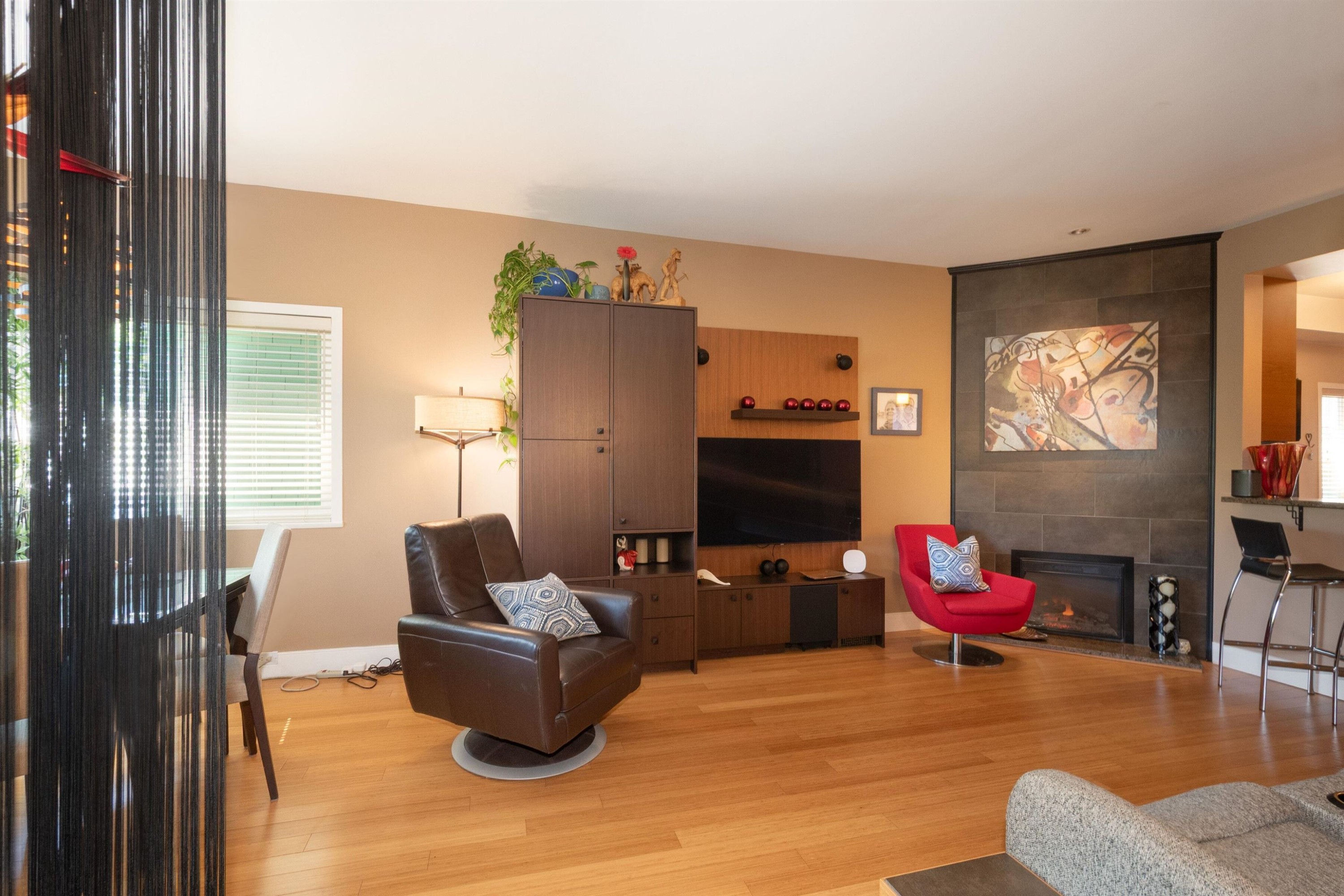 4961 St. Catherines Street, Vancouver, BC - Indoor Photo Showing Living Room With Fireplace