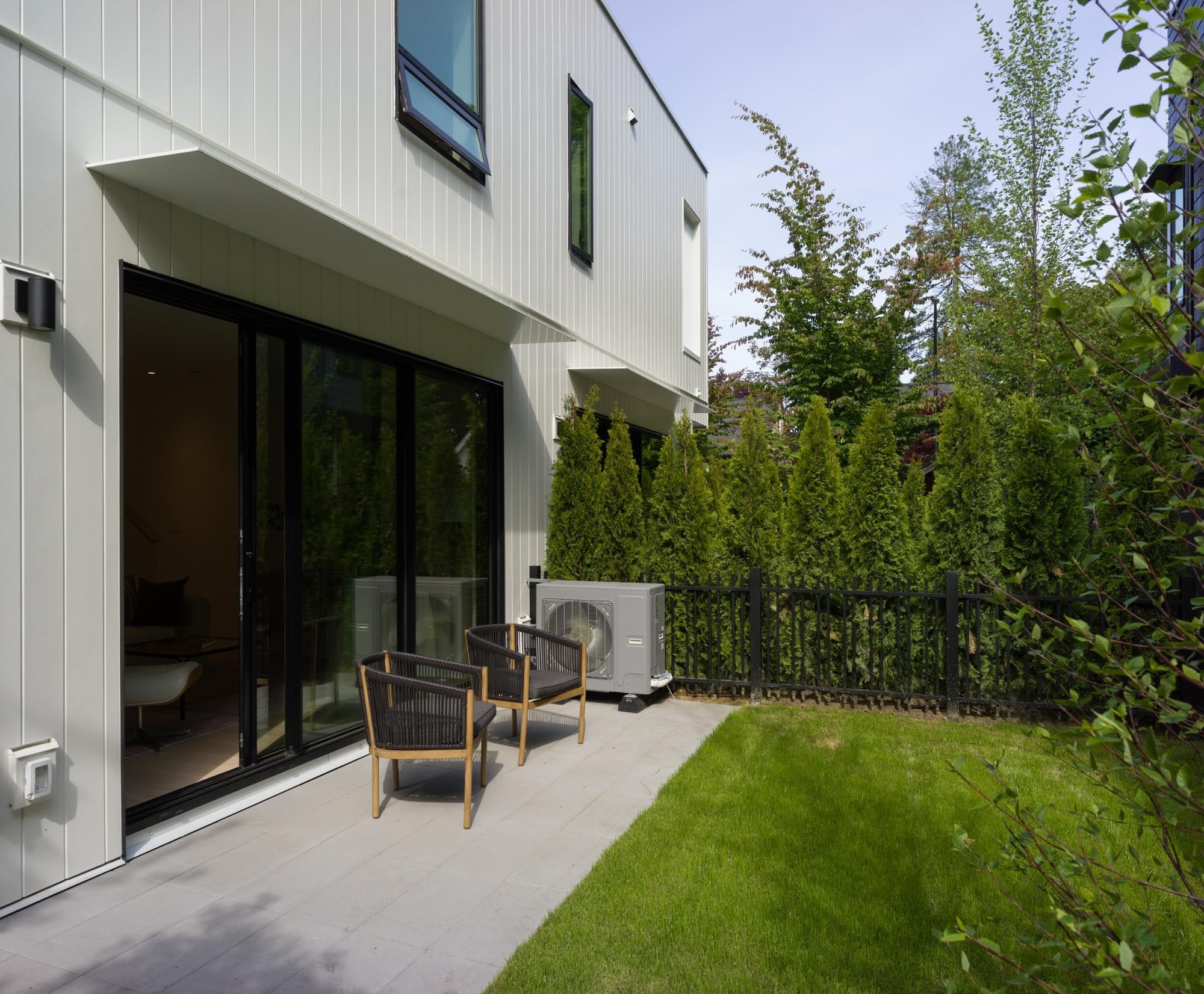 891 21St Avenue E, Vancouver, BC