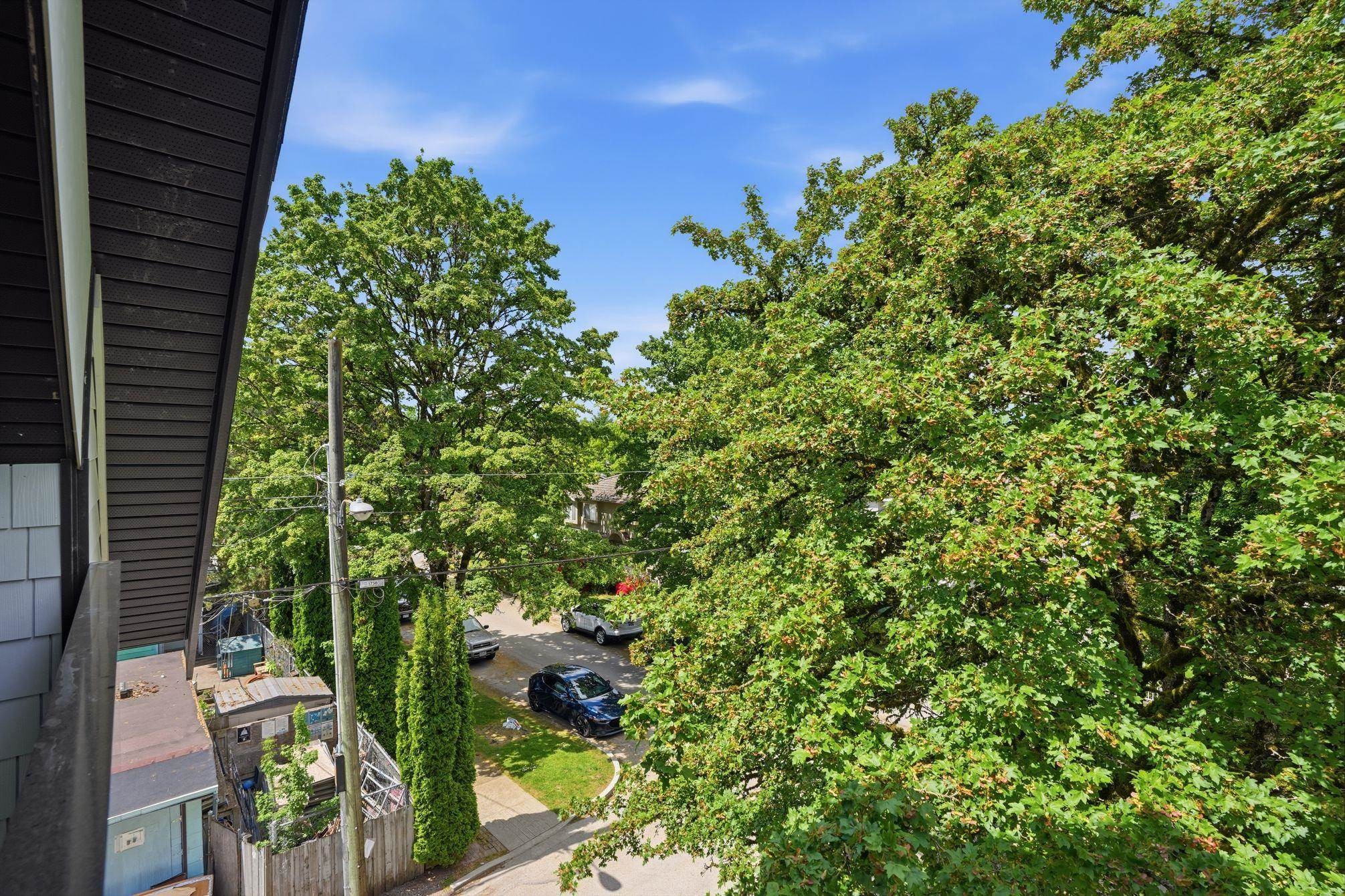 1-2438 20Th Avenue E, Vancouver, BC