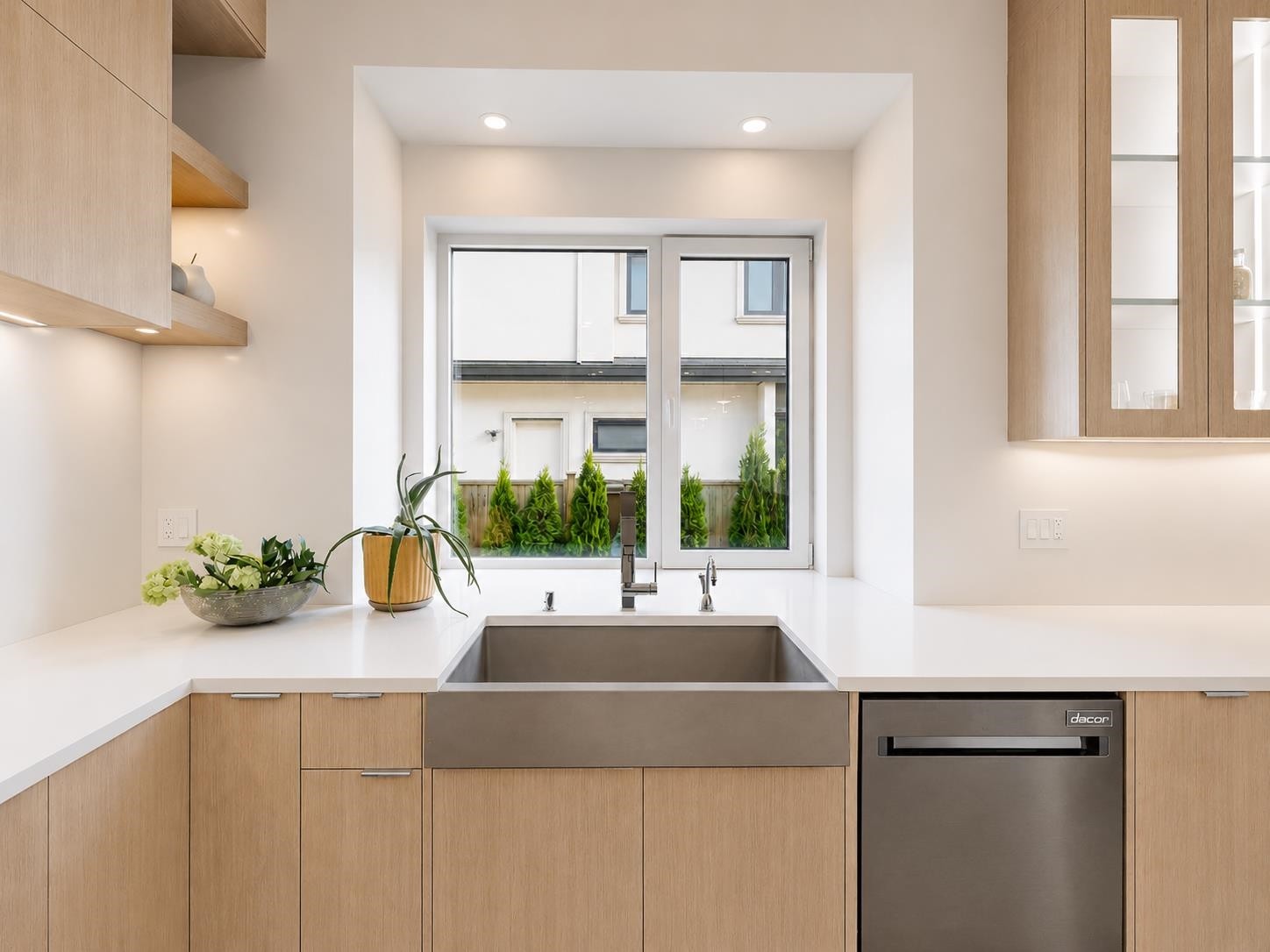 7341 No. 5 Road, Richmond, BC