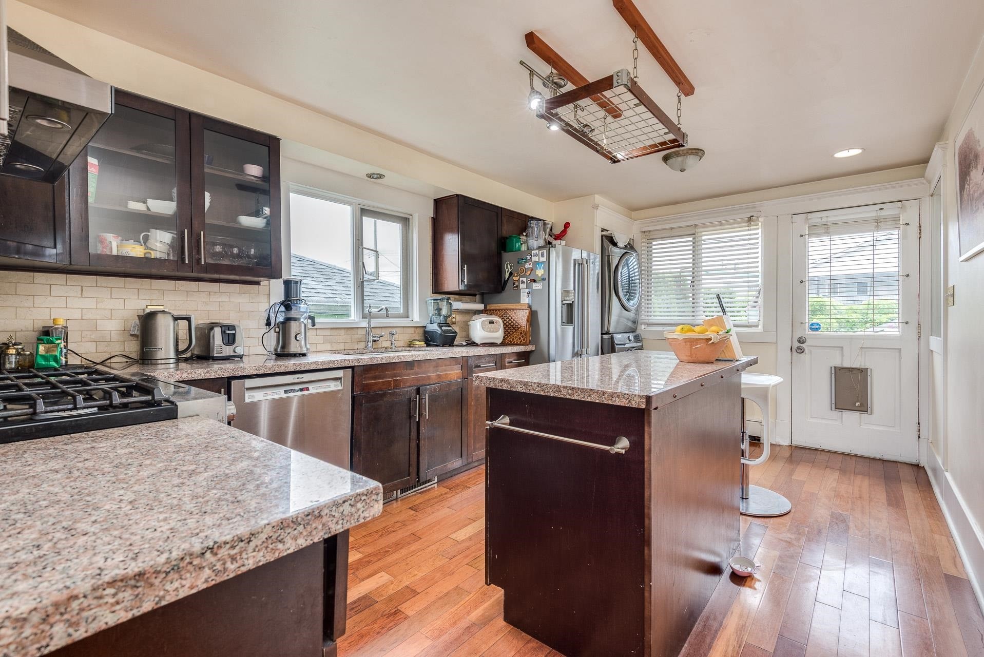 341 58Th Avenue E, Vancouver, BC