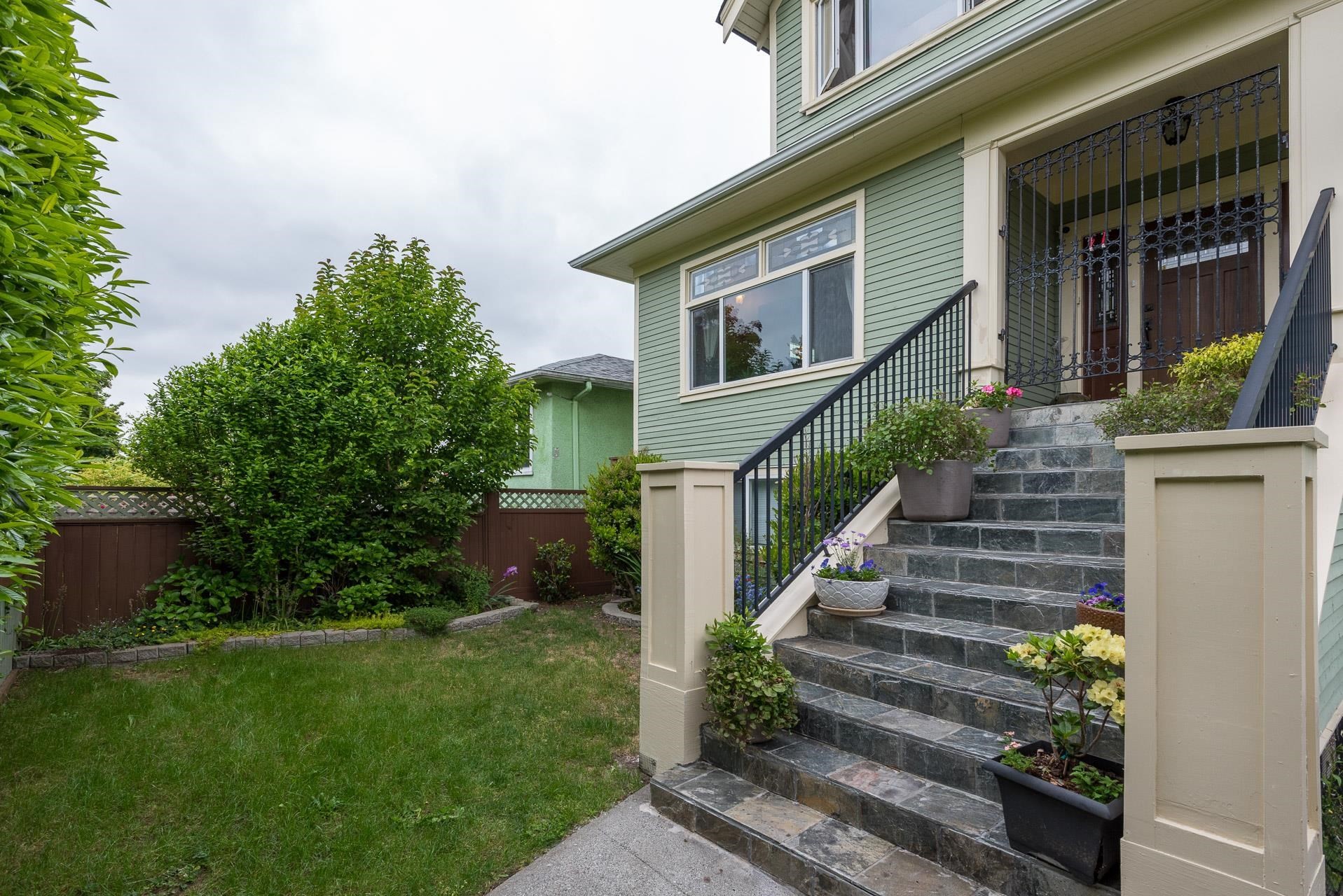 341 58Th Avenue E, Vancouver, BC