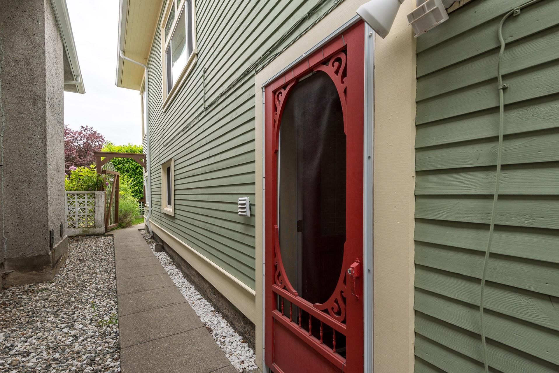 341 58Th Avenue E, Vancouver, BC