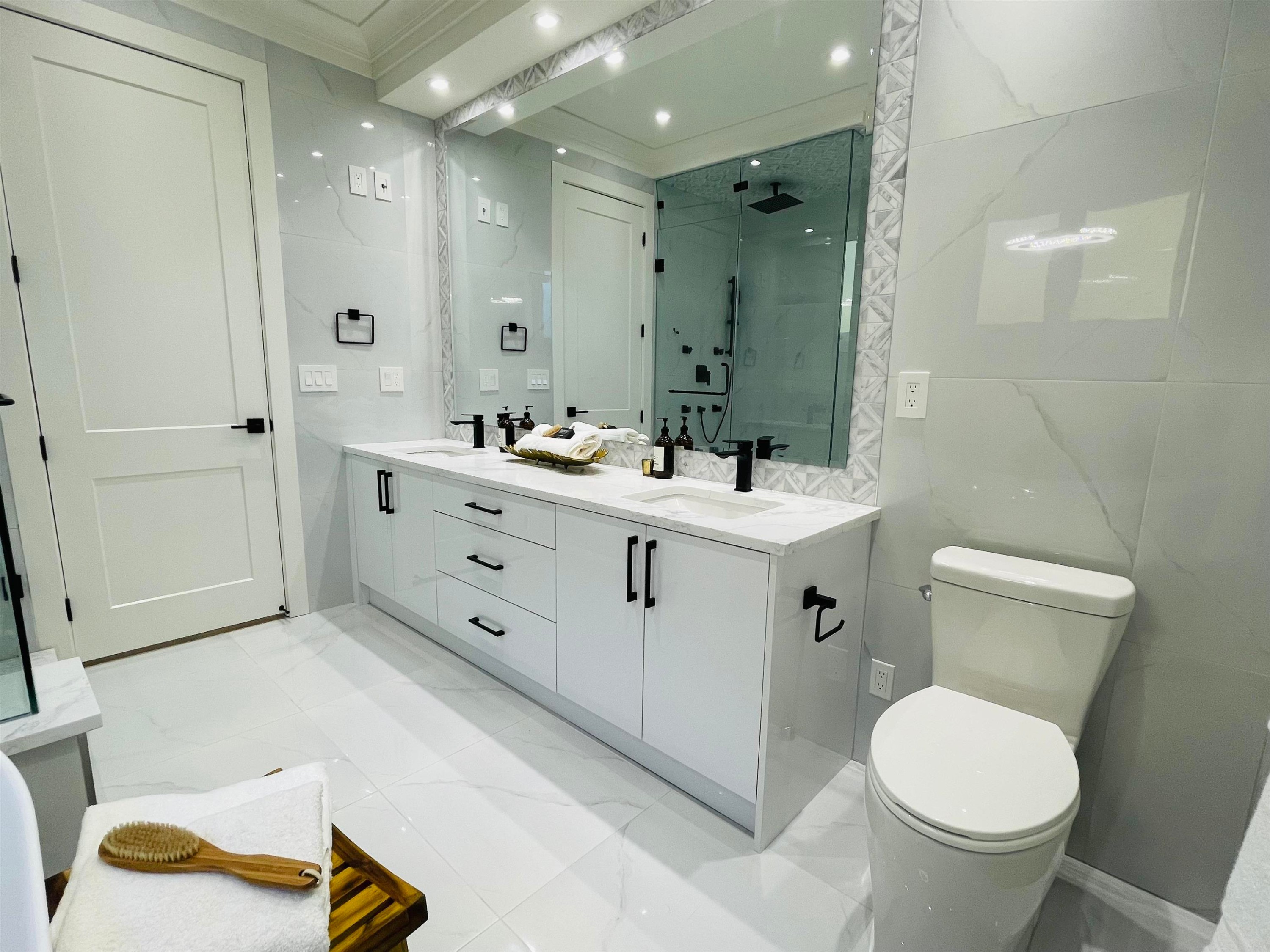 11231 King Road, Richmond, BC
