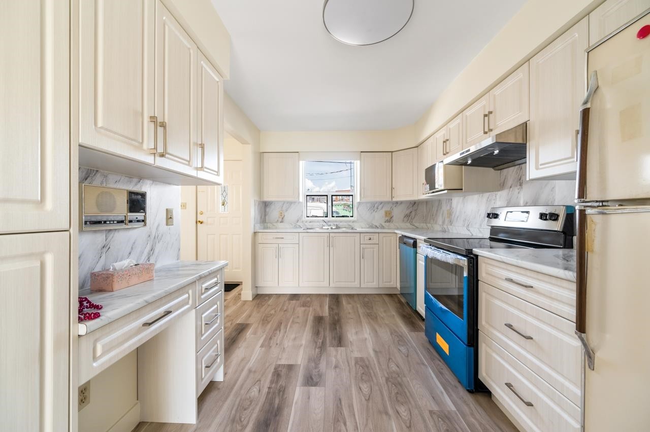 2547 34Th Avenue E, Vancouver, BC
