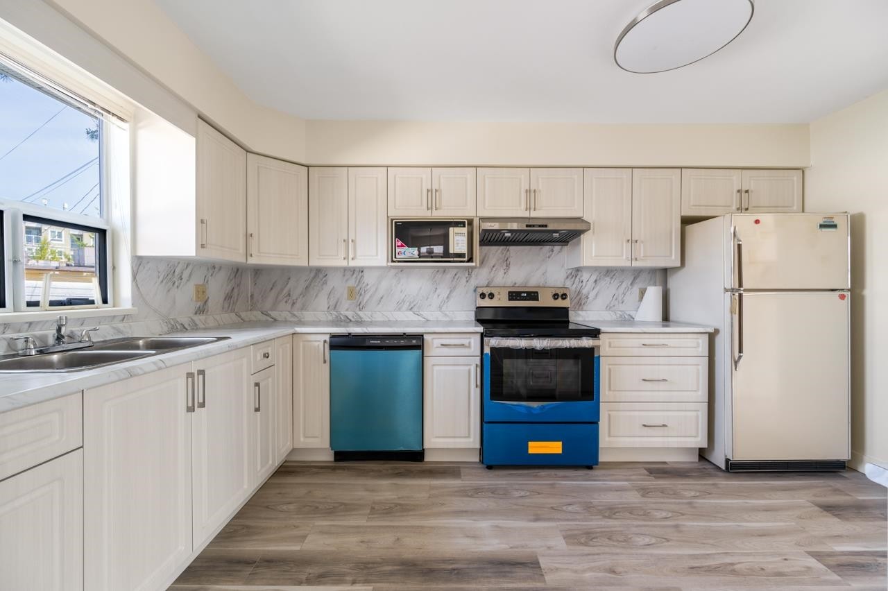 2547 34Th Avenue E, Vancouver, BC