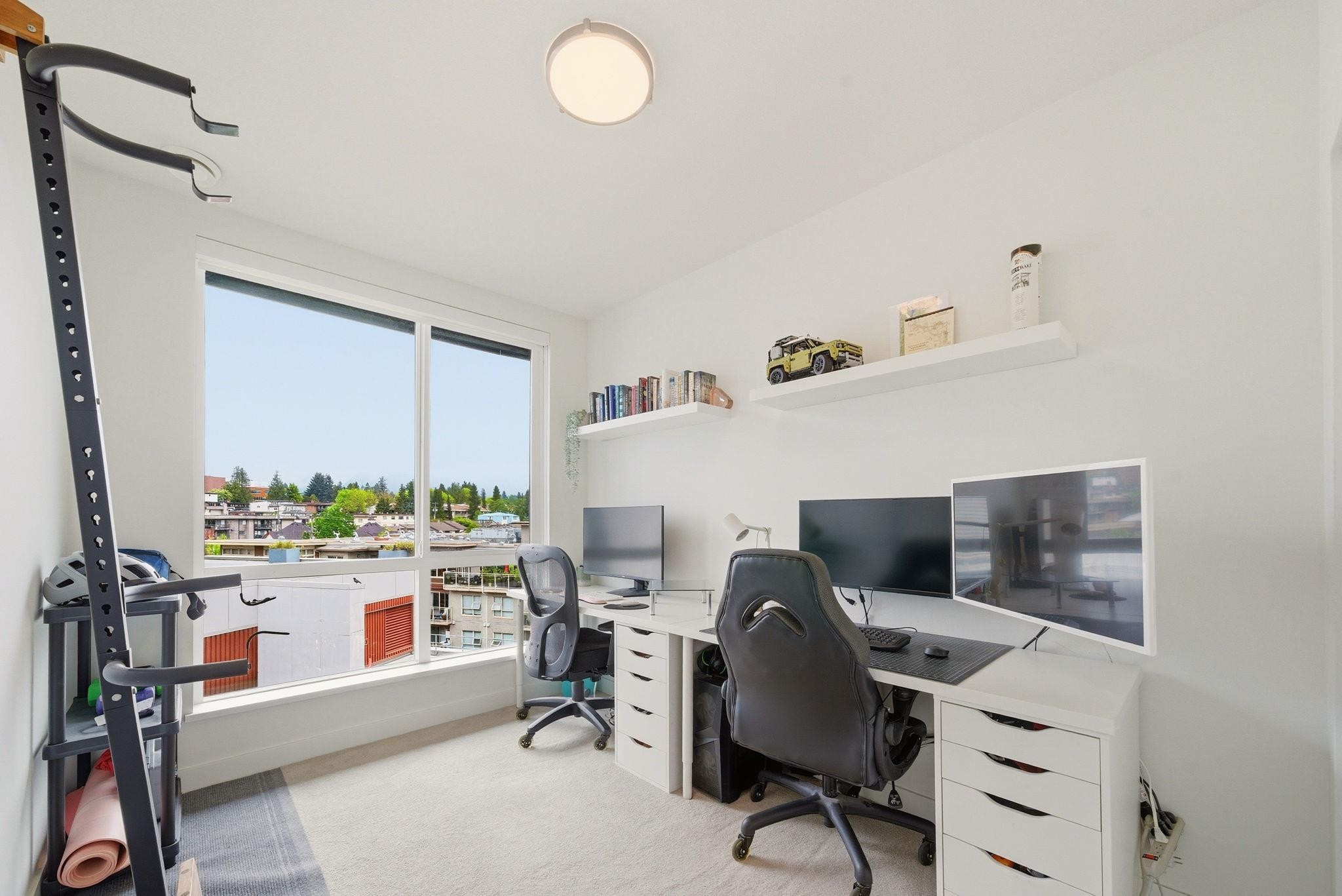 607-128 8Th Street E, North Vancouver, BC